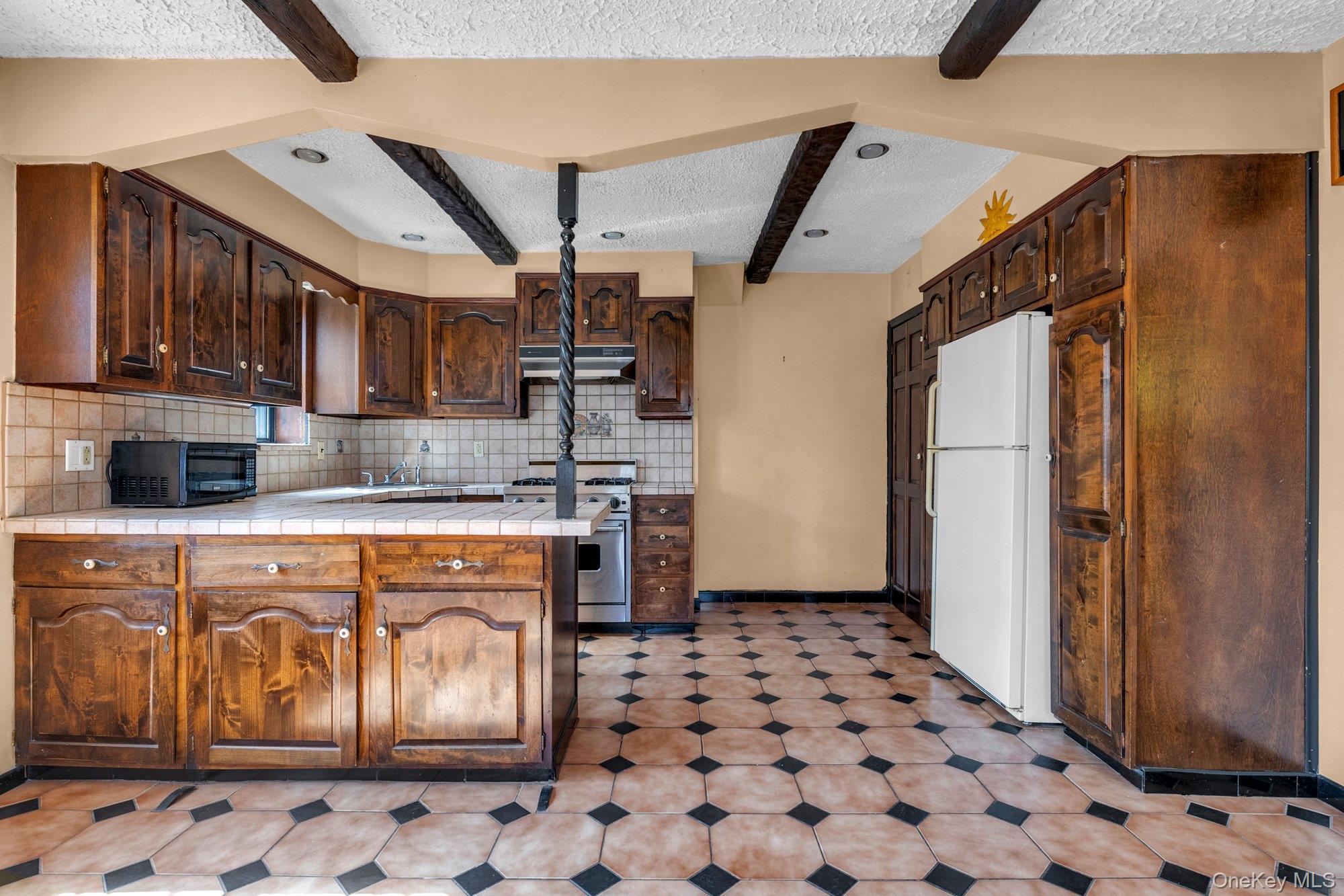 1242 Pawnee Place, Bronx, NY 10461