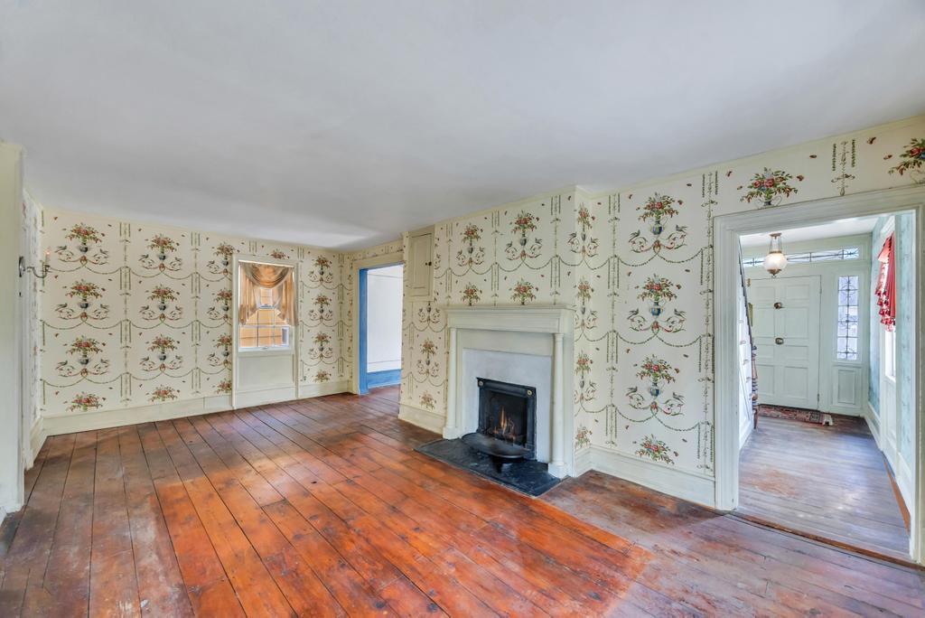 201 E Broadway, Port Jefferson, NY 11777