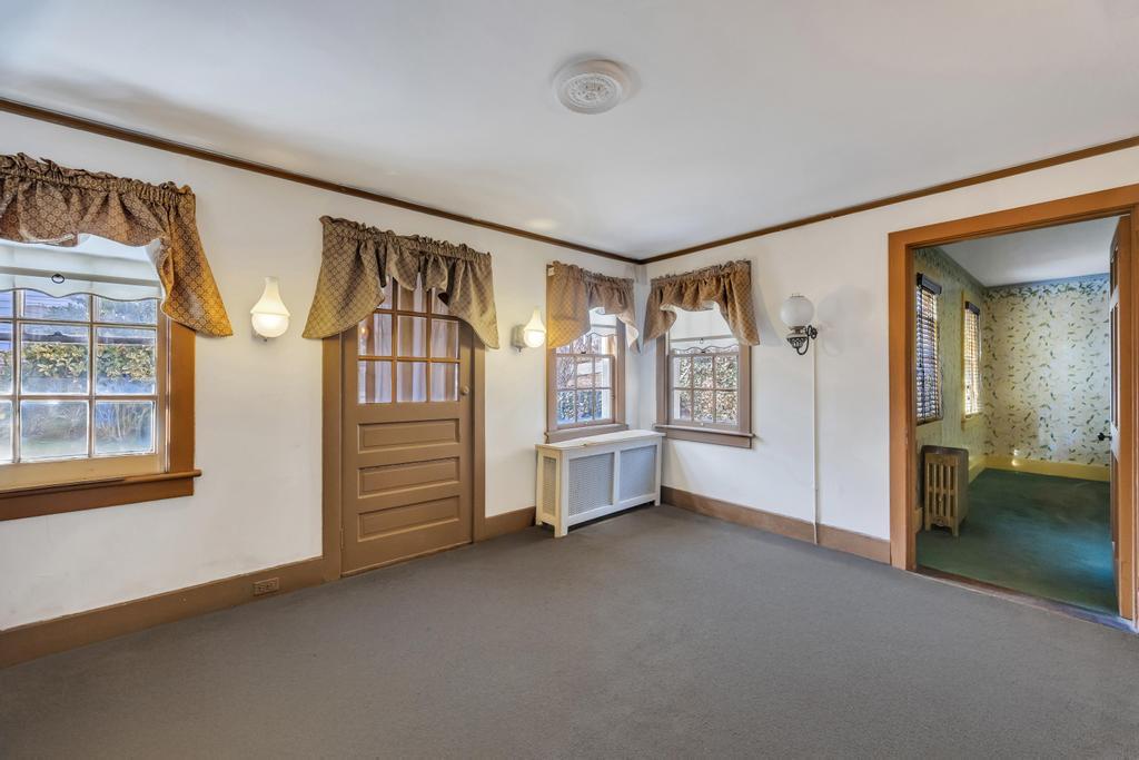 201 E Broadway, Port Jefferson, NY 11777