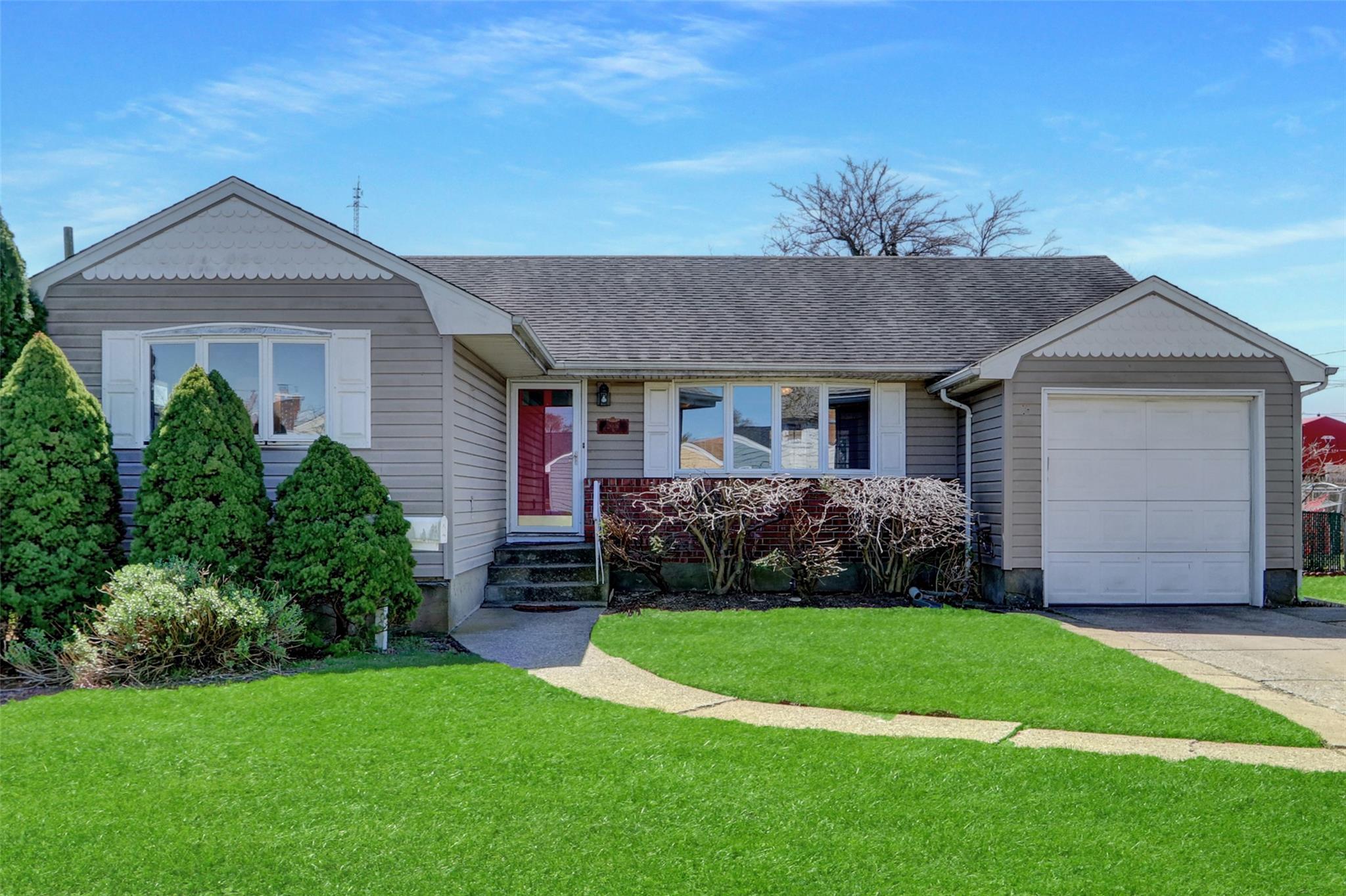 2606 Firma Lane, East Meadow, NY 11554