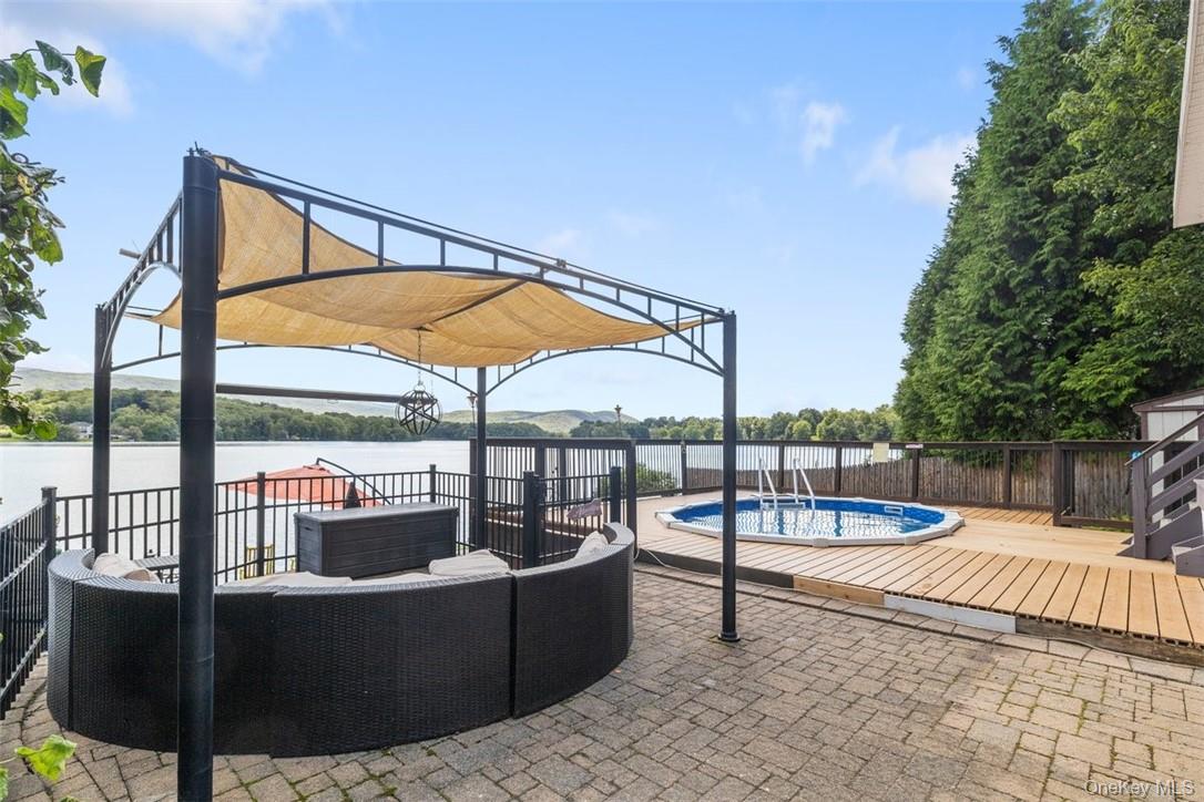 545 Shore Drive, New Windsor, NY 12553