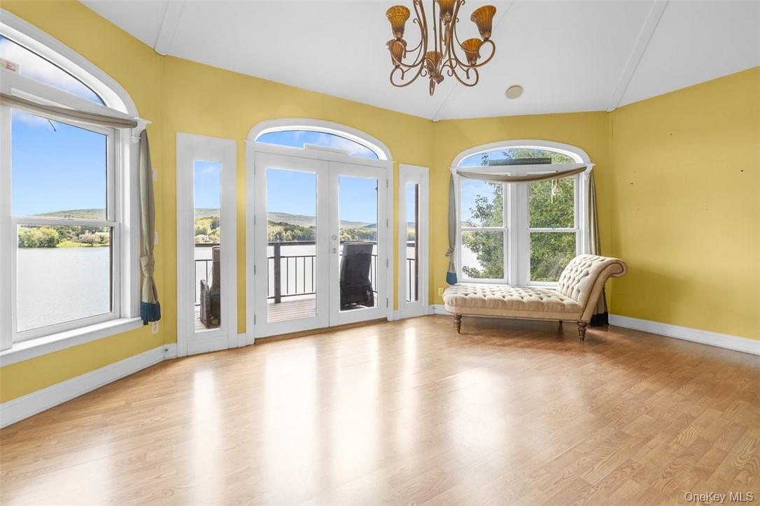 545 Shore Drive, New Windsor, NY 12553