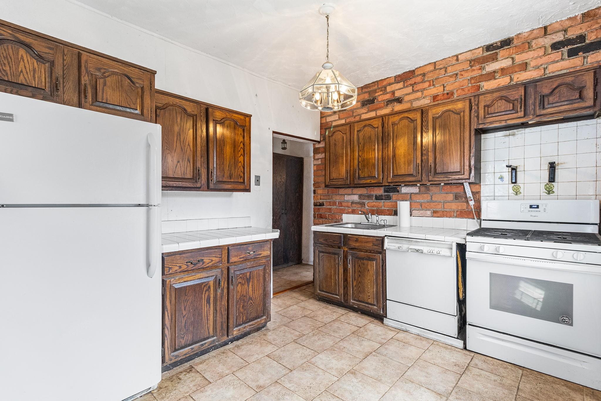 147 N Hickory Street, North Massapequa, NY 11758