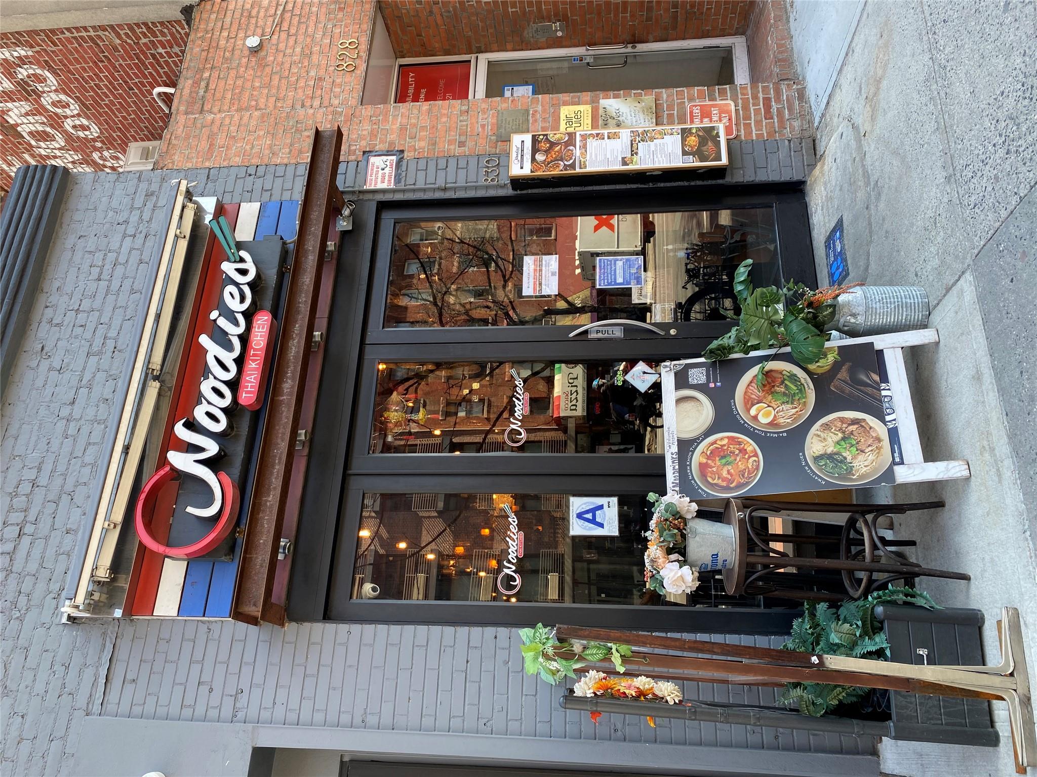 830 9th Ave, New York (Manhattan), NY 10019