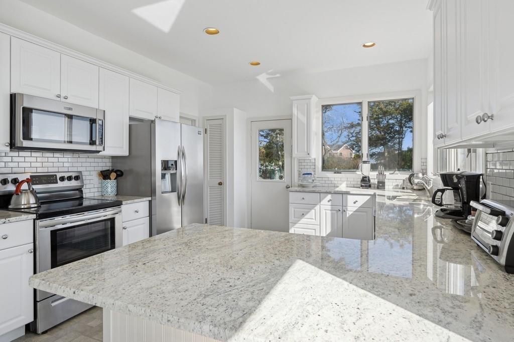4A Last Lane, Hampton Bays, NY 11946
