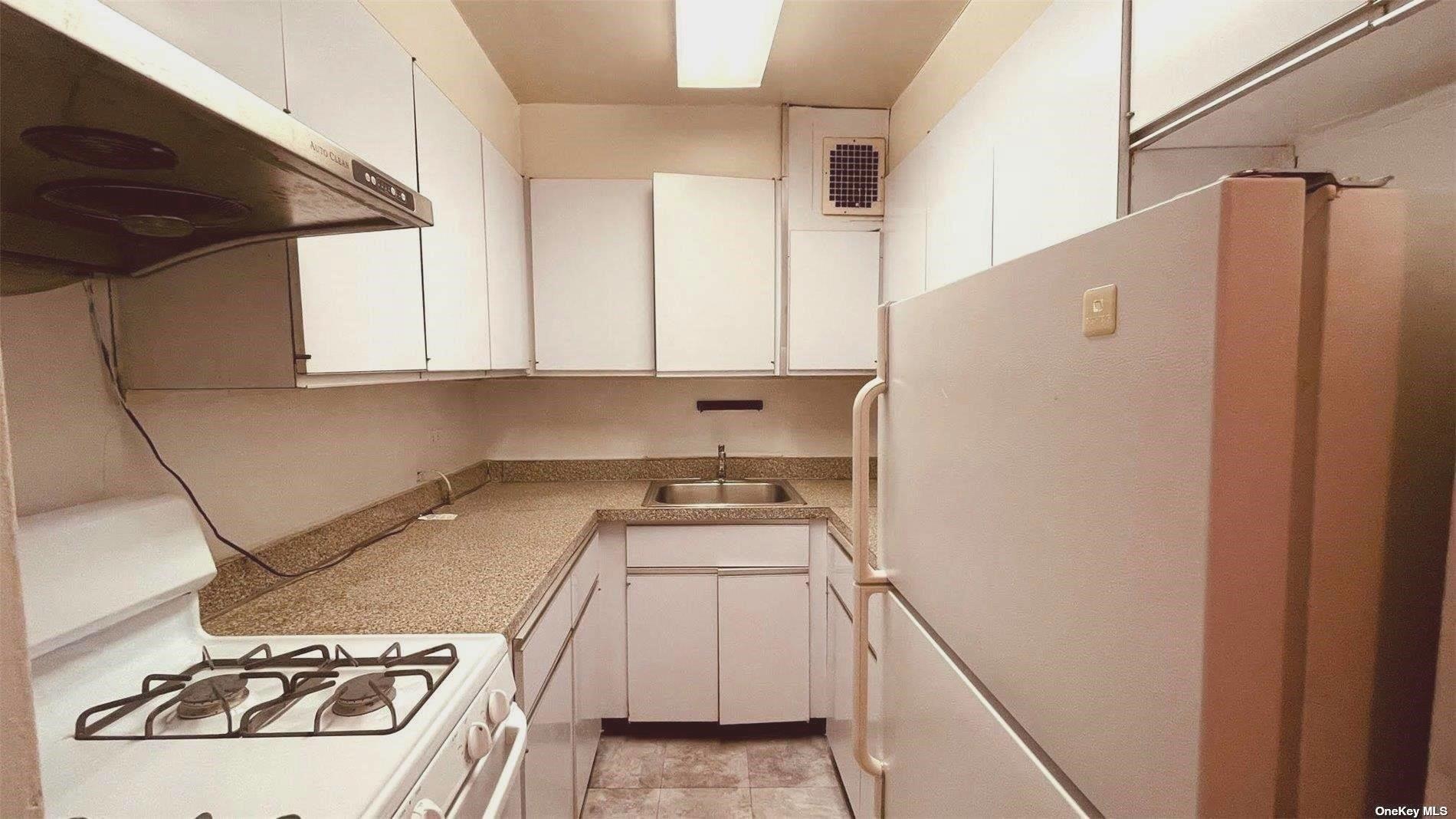 142-05 Roosevelt Avenue # 521, Flushing, NY 11354