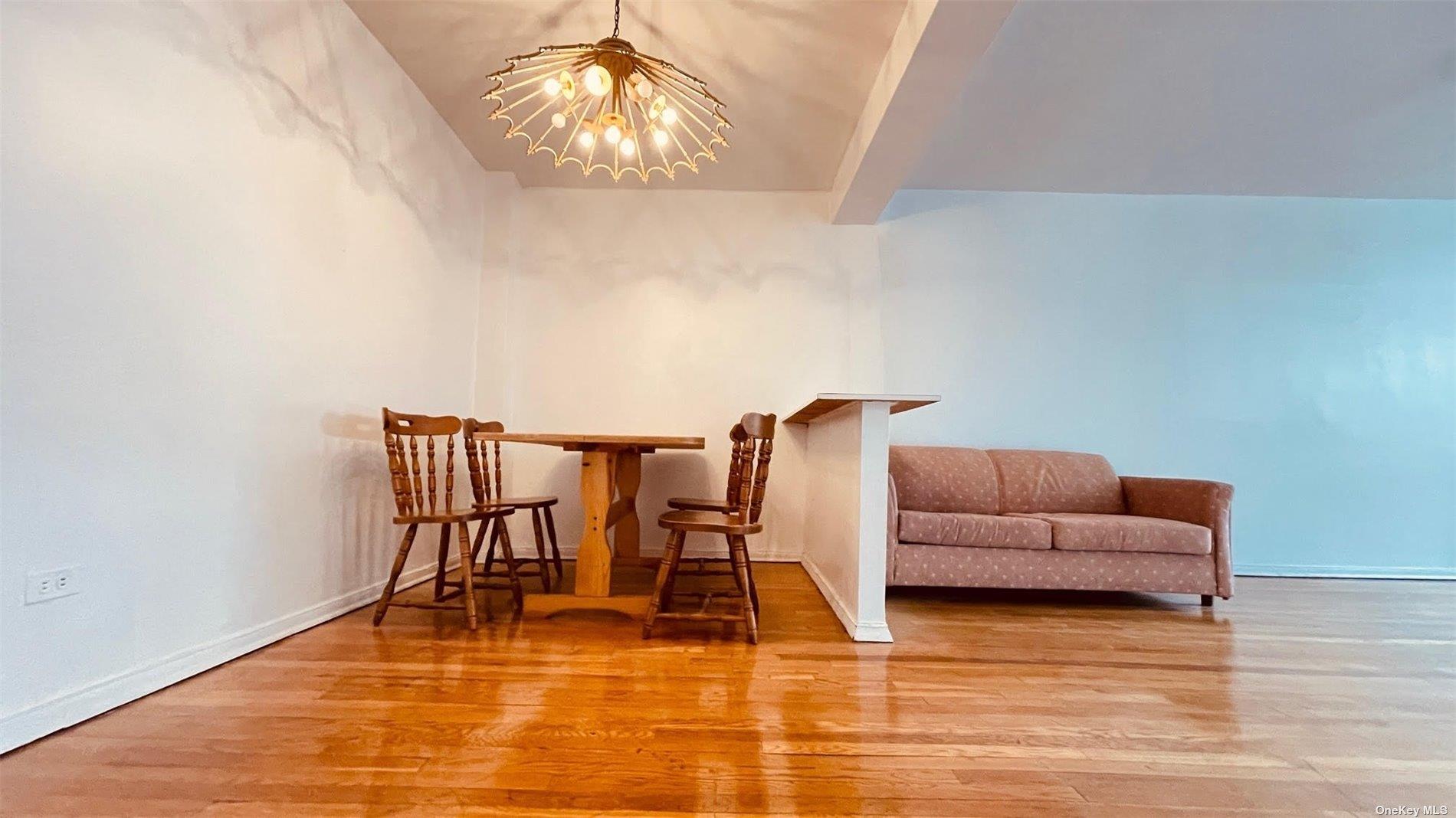 142-05 Roosevelt Avenue # 521, Flushing, NY 11354
