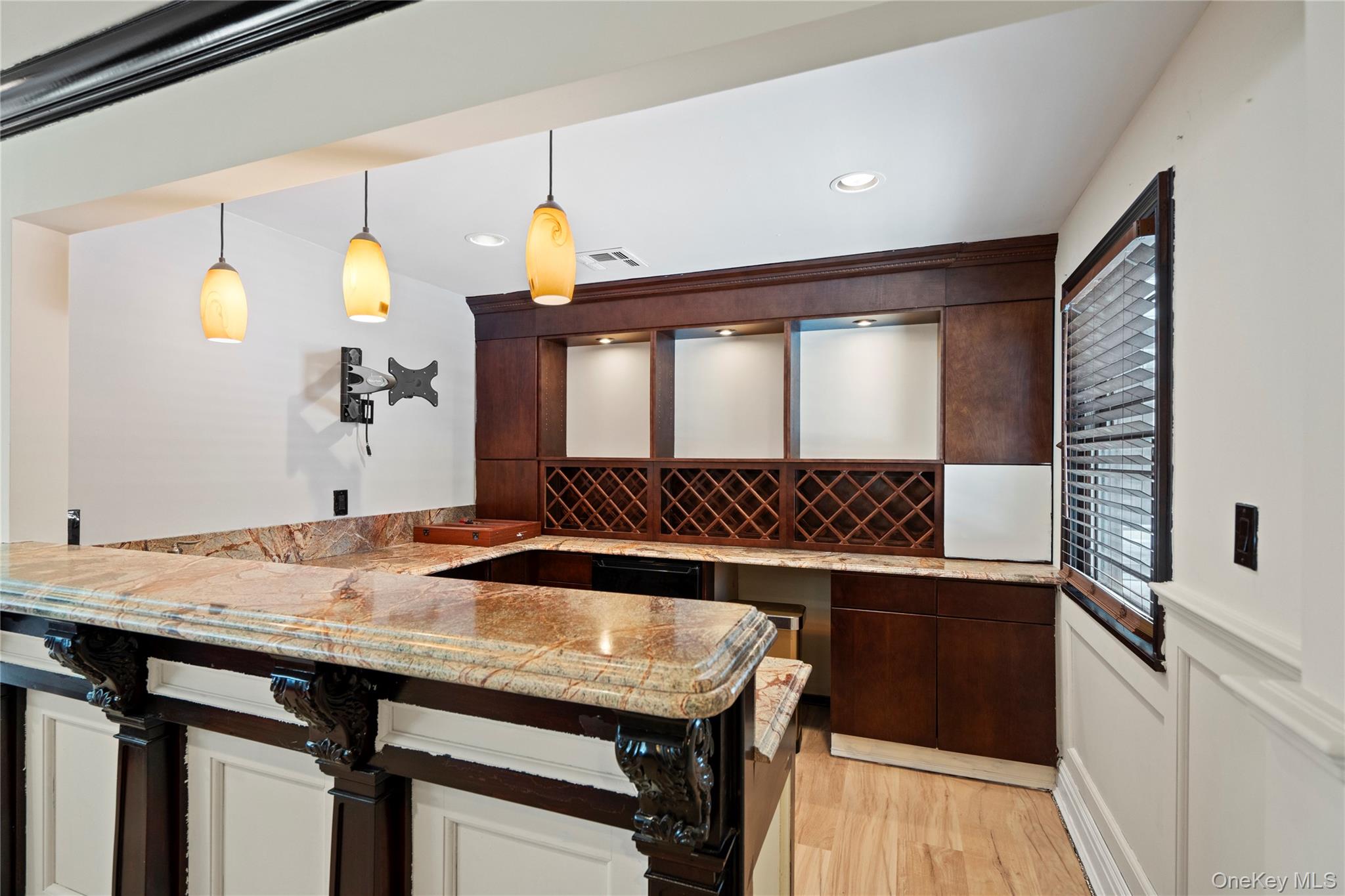 1 Pine Valley Road, Upper Brookville, NY 11771