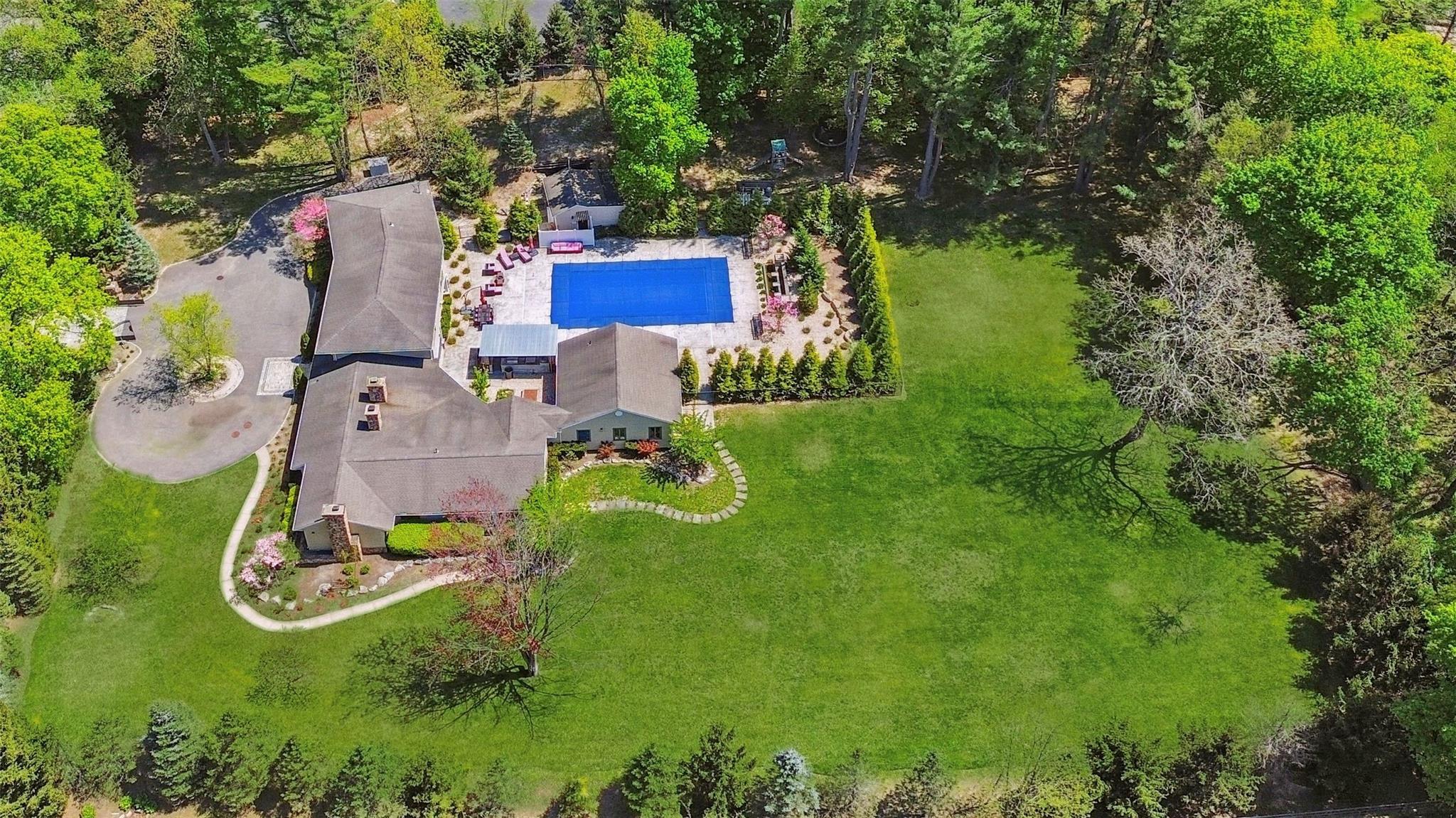 1 Pine Valley Road, Upper Brookville, NY 11771