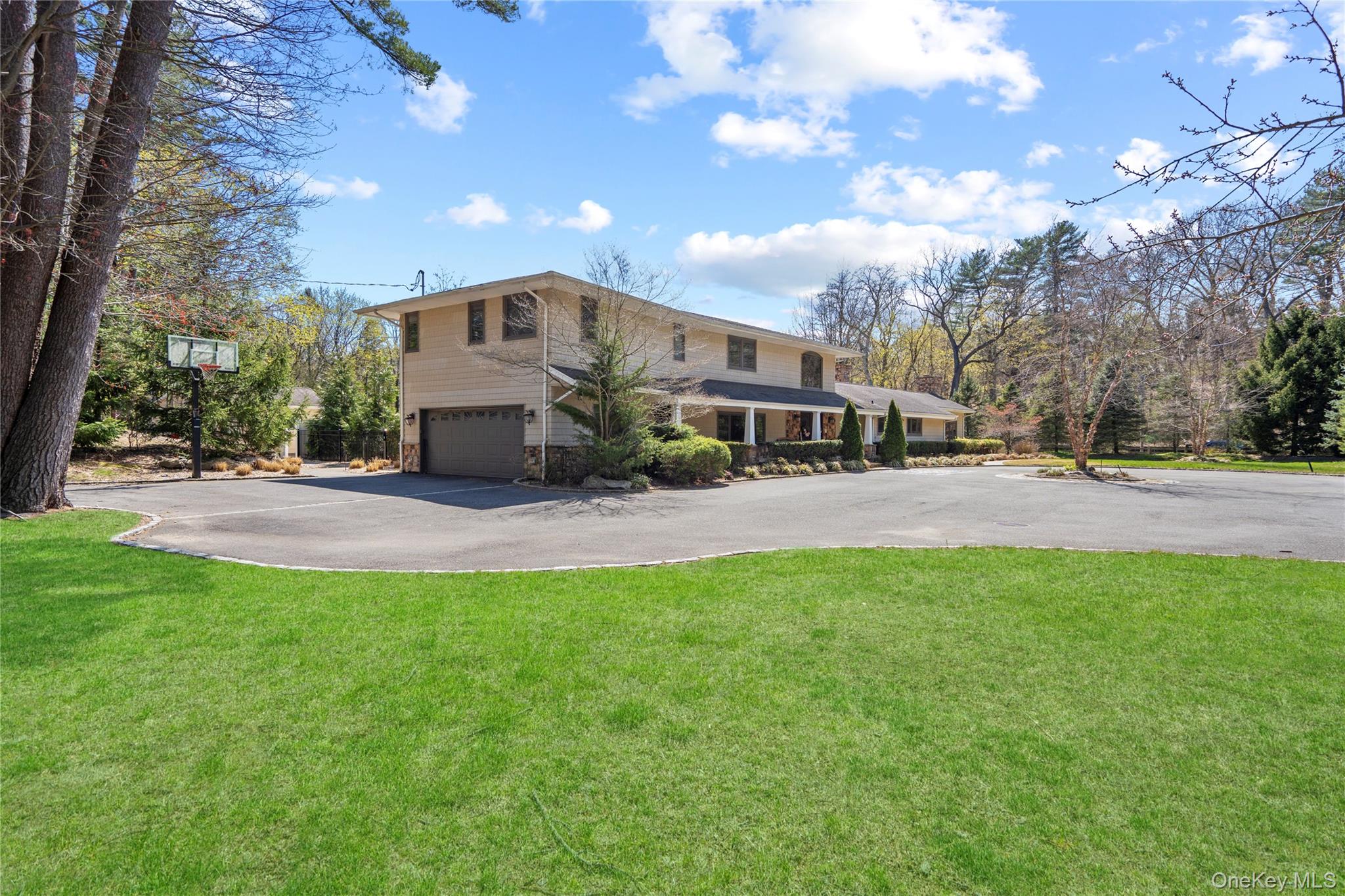 1 Pine Valley Road, Upper Brookville, NY 11771