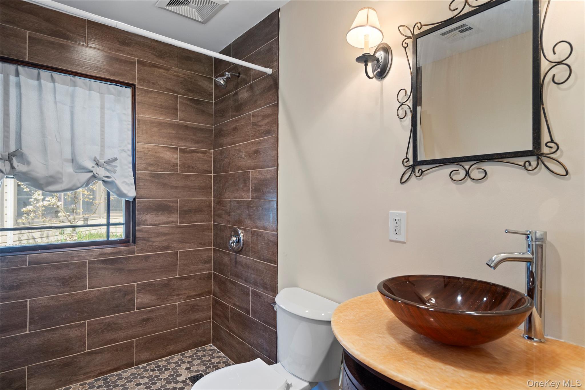 1 Pine Valley Road, Upper Brookville, NY 11771