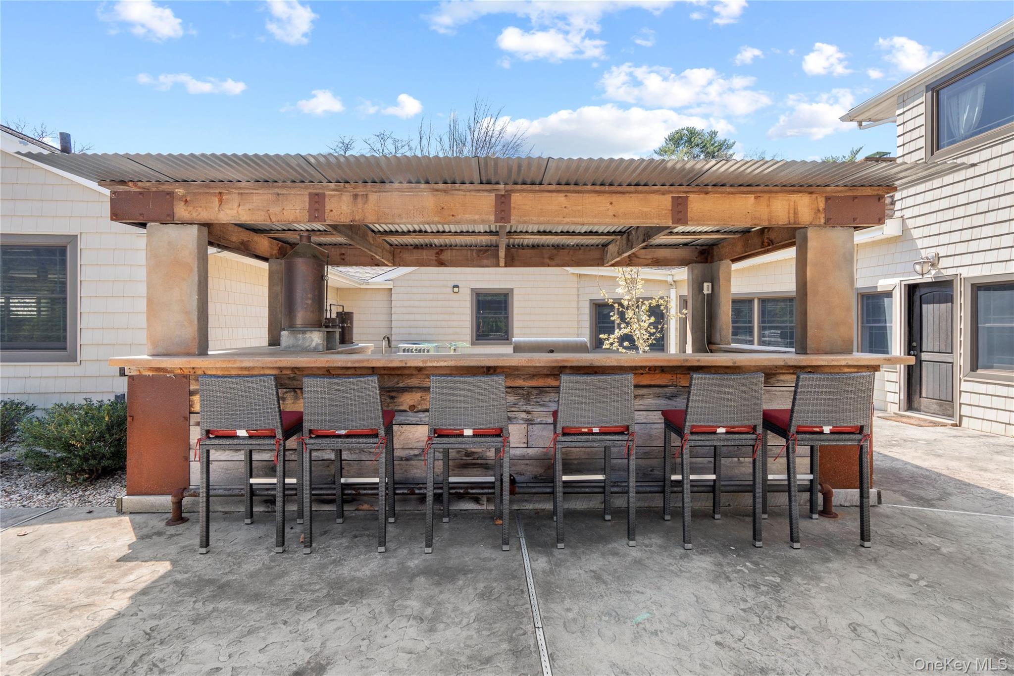 1 Pine Valley Road, Upper Brookville, NY 11771