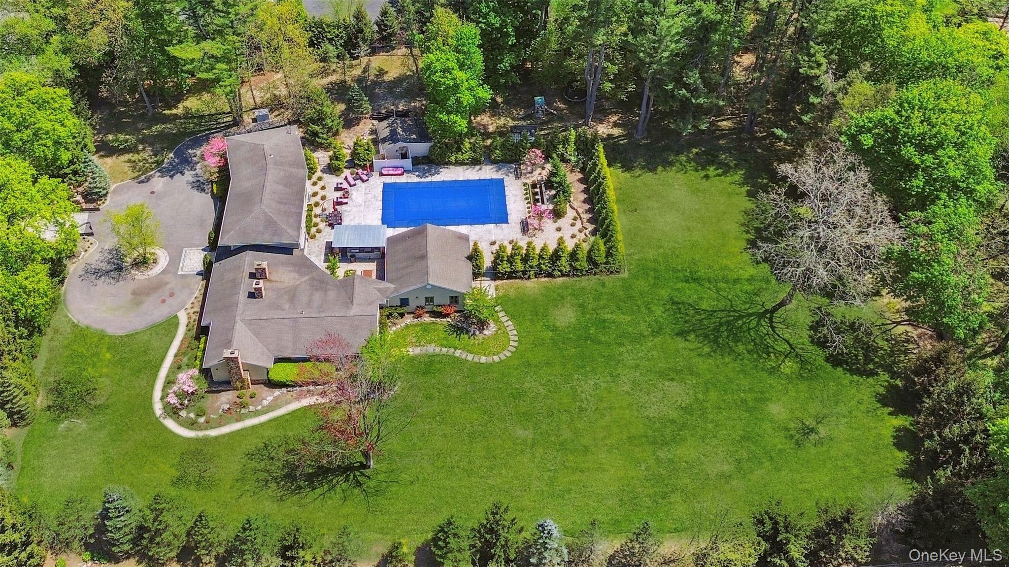 1 Pine Valley Road, Upper Brookville, NY 11771