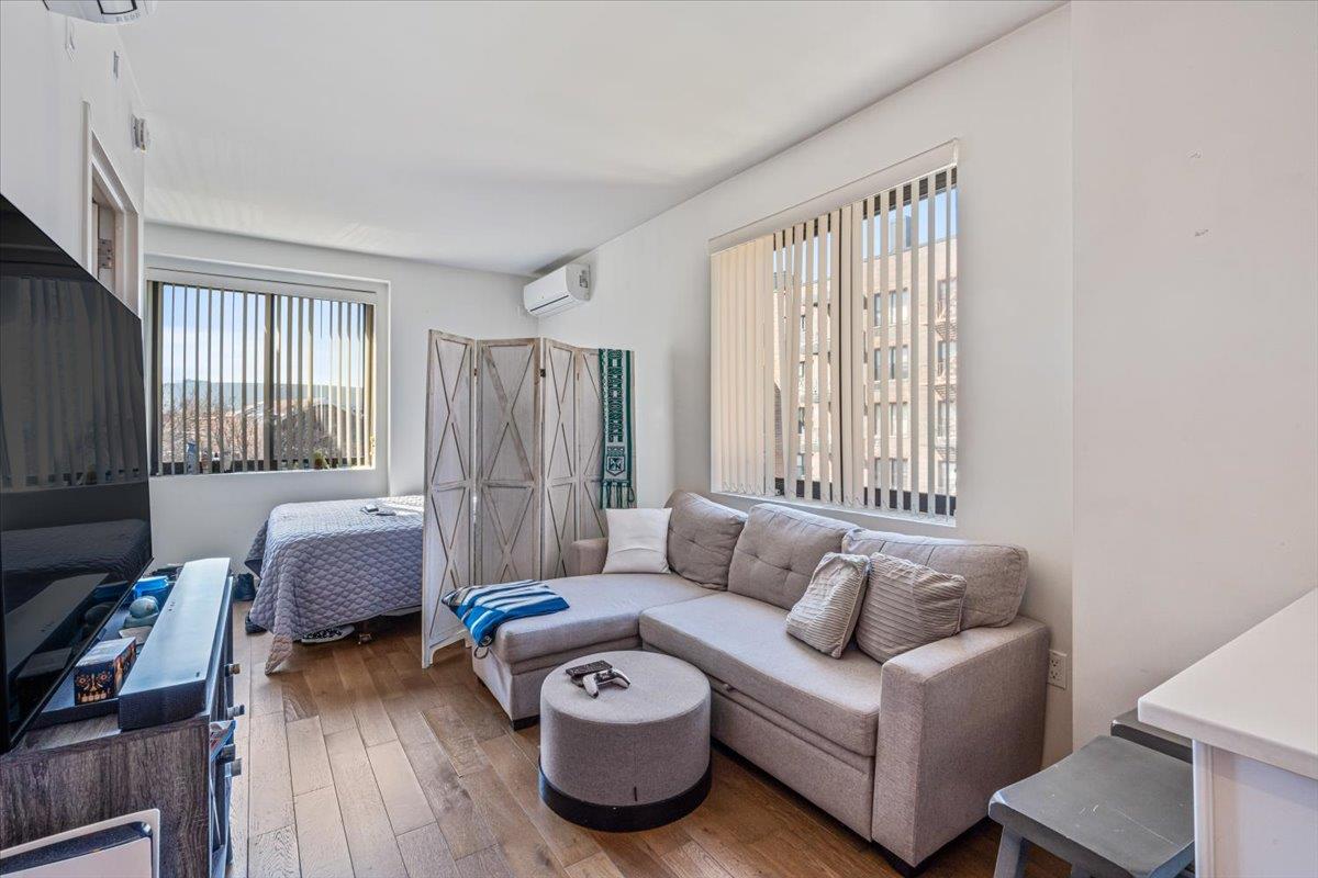 87-22 51st Avenue # 4H, Elmhurst, NY 11373