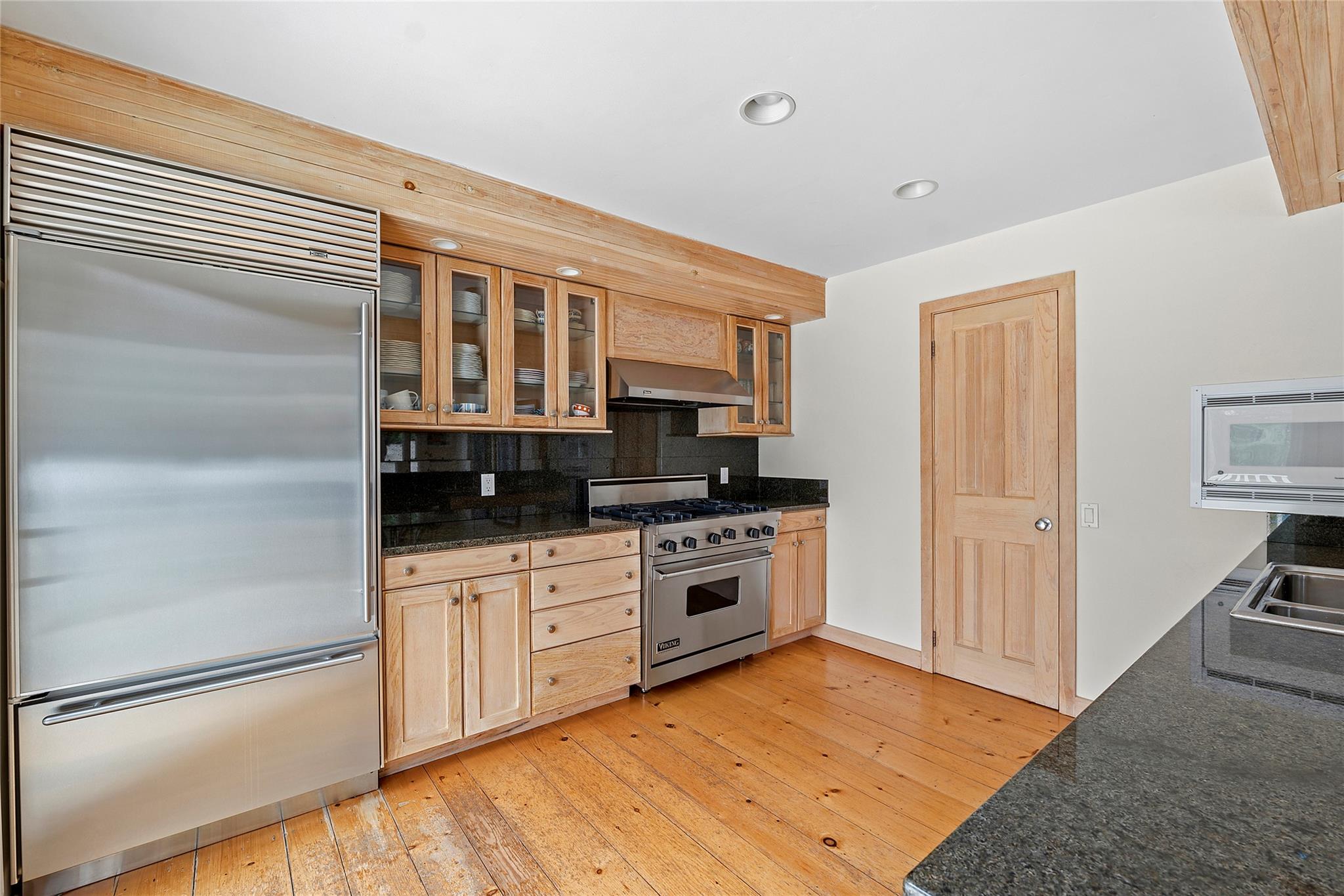 28 Georgica Close Road, East Hampton, NY 11937