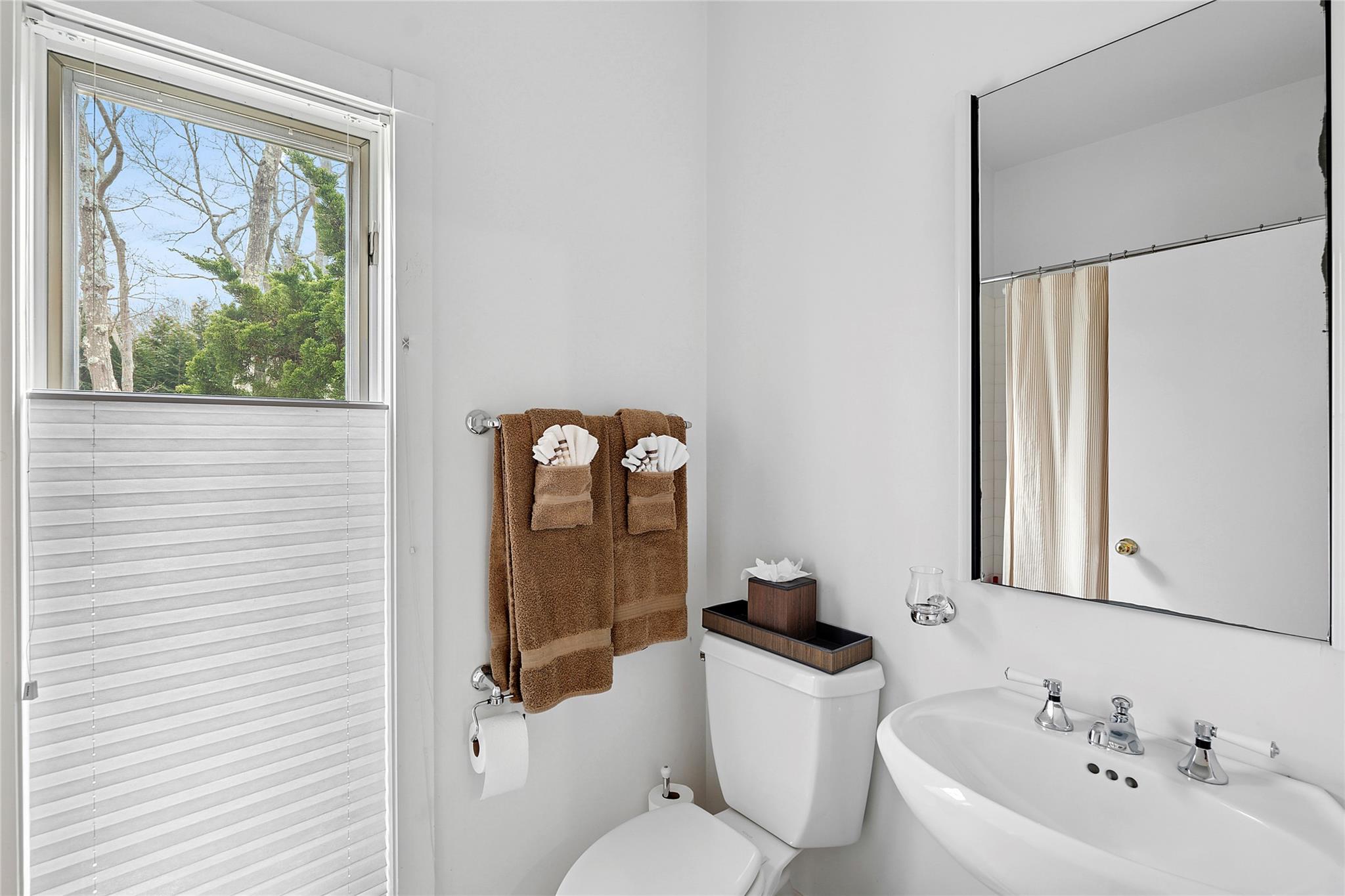 28 Georgica Close Road, East Hampton, NY 11937