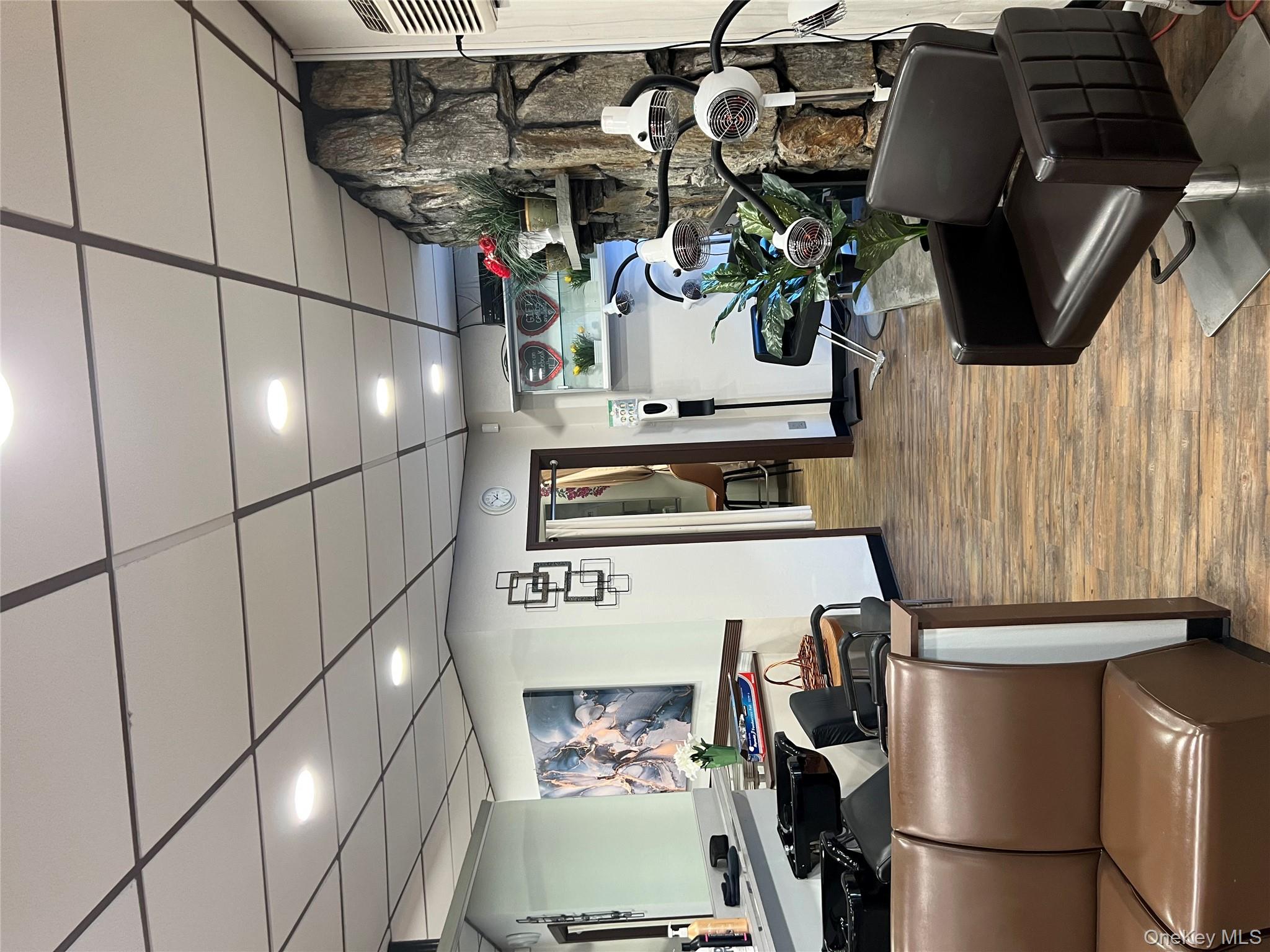 45 E Main Street NE, Smithtown, NY 11787