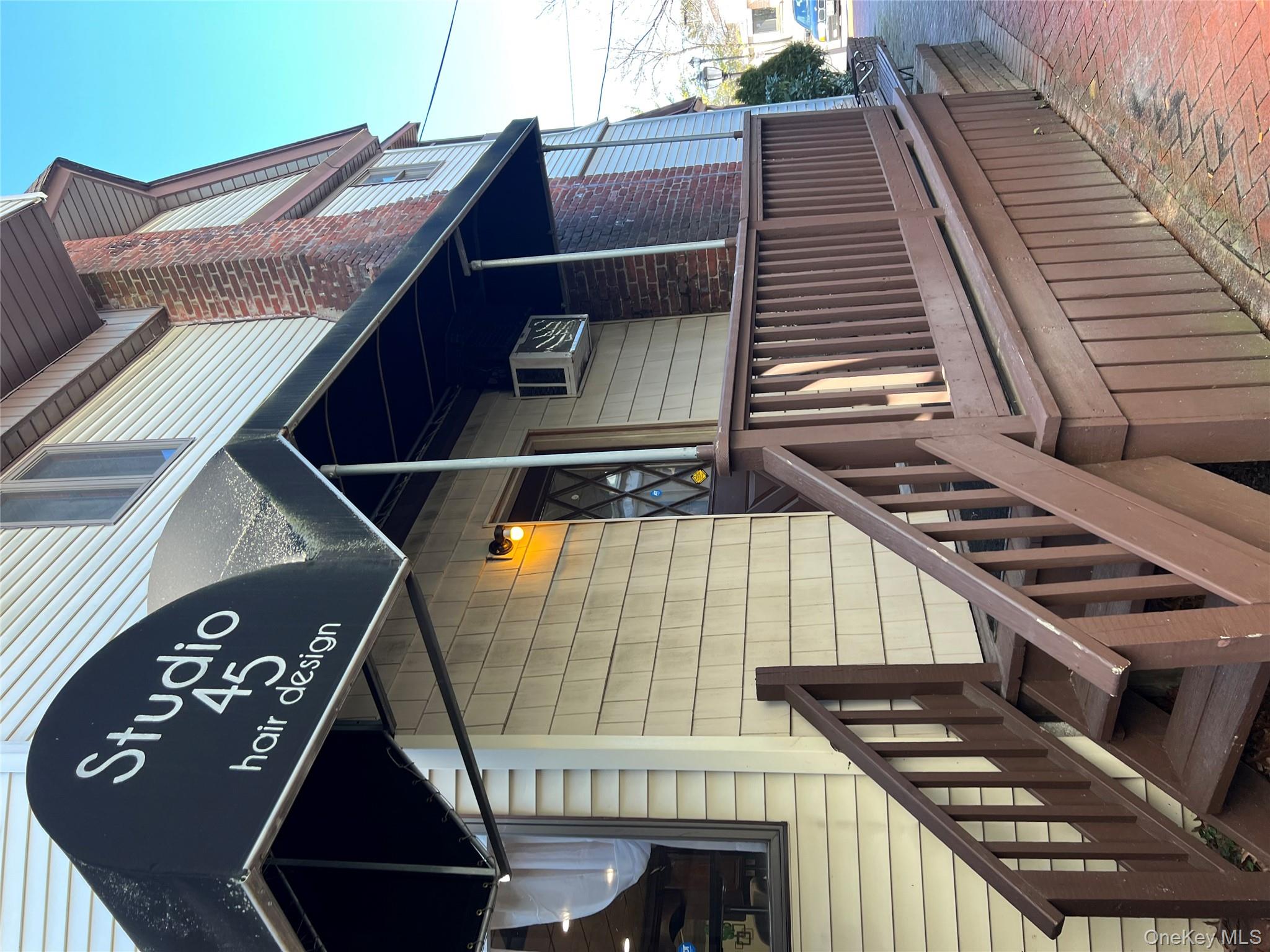 45 E Main Street NE, Smithtown, NY 11787