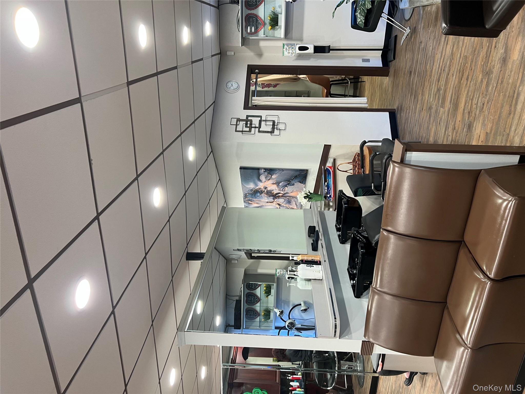 45 E Main Street NE, Smithtown, NY 11787