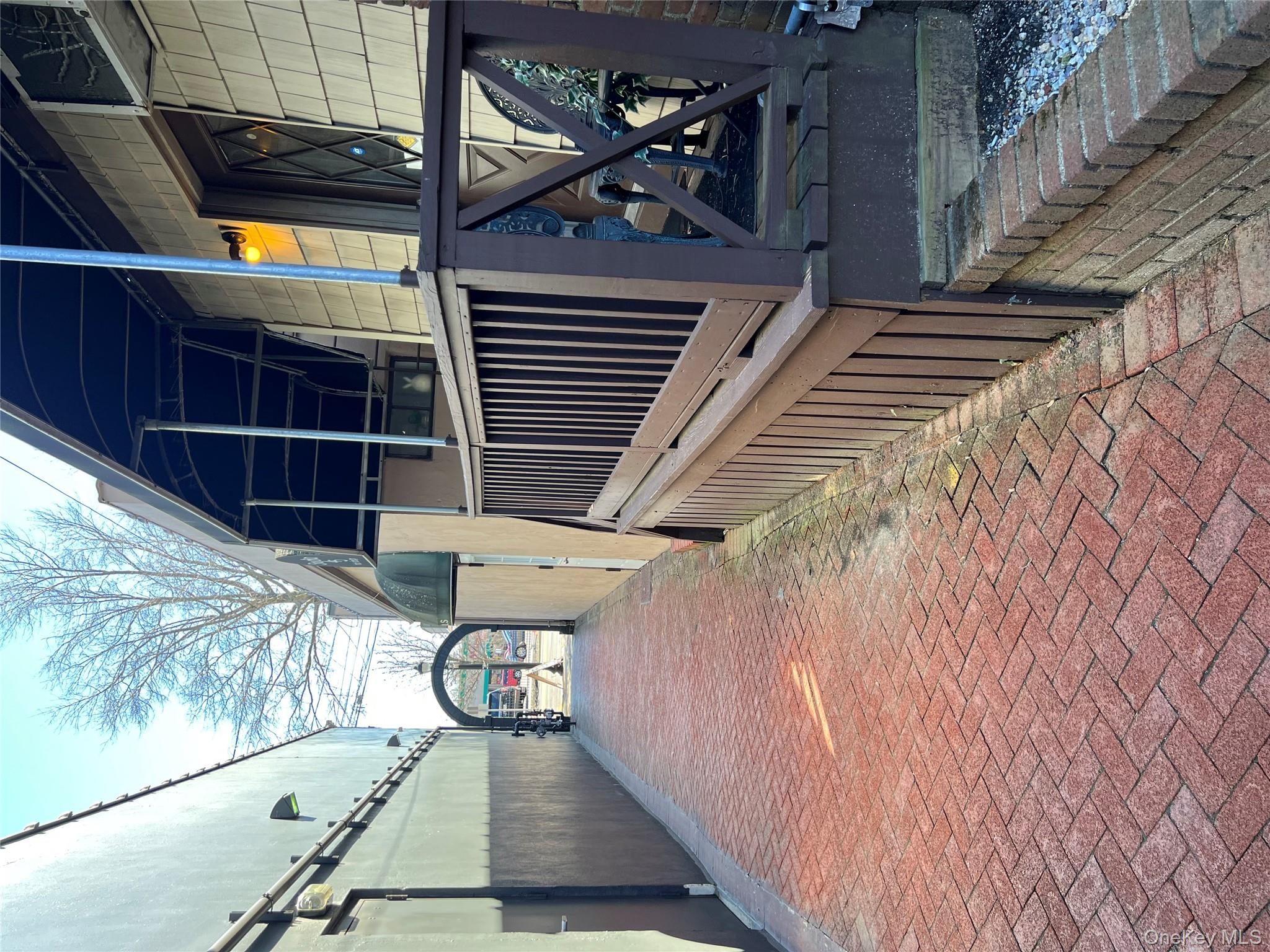 45 E Main Street NE, Smithtown, NY 11787