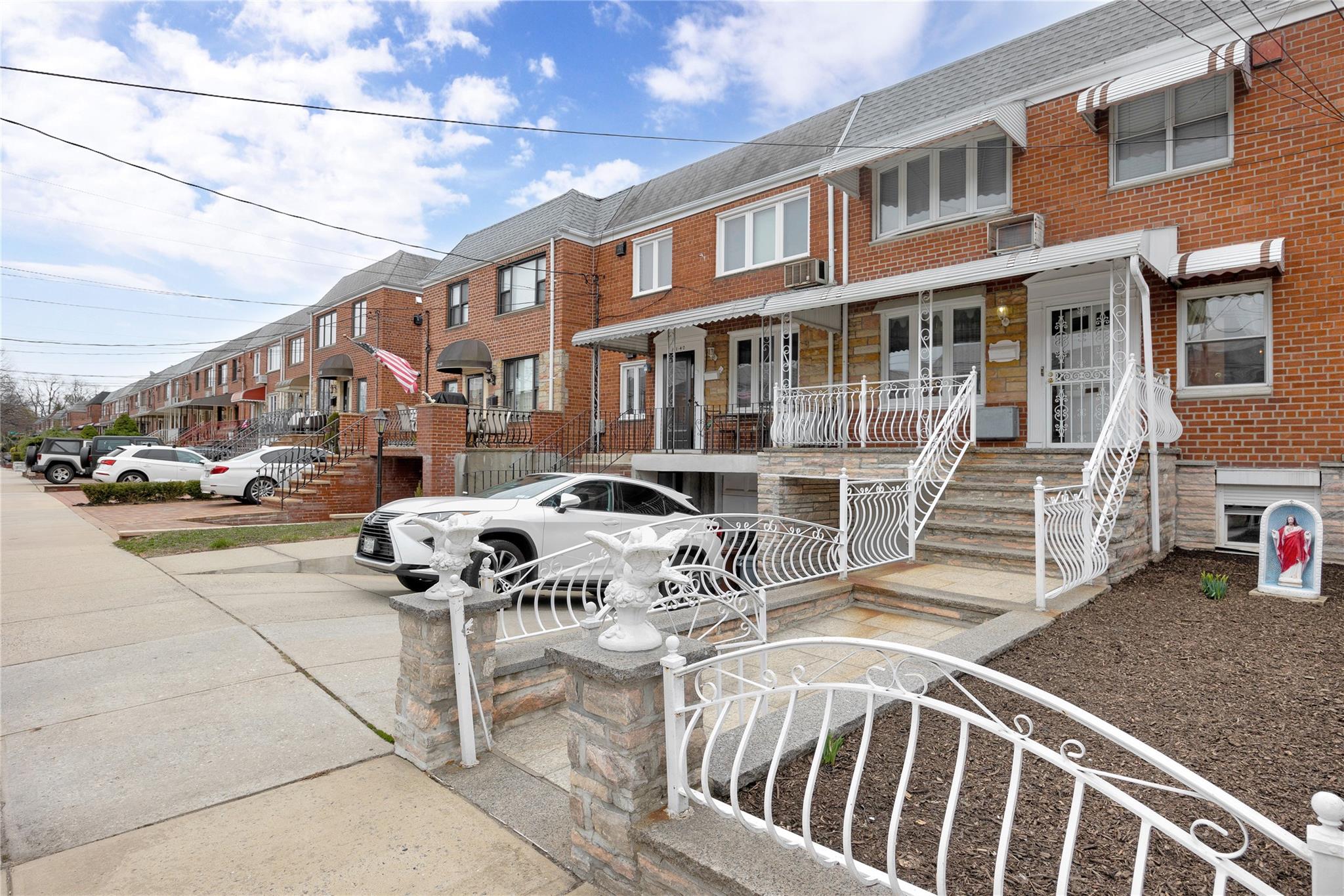 61-36 69th Lane, Middle Village, NY 11379