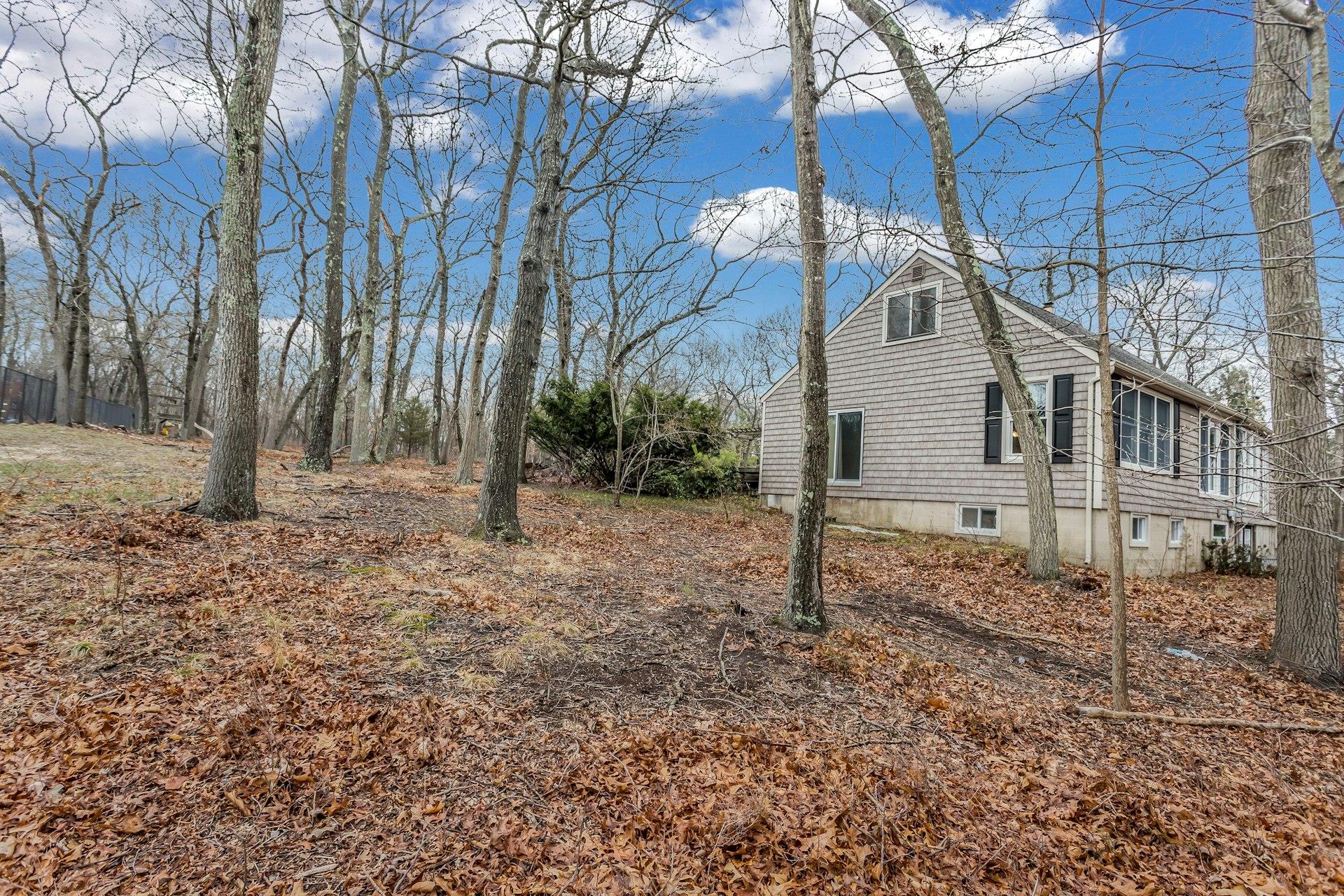 33 Mobrey Lane, Smithtown, NY 11787