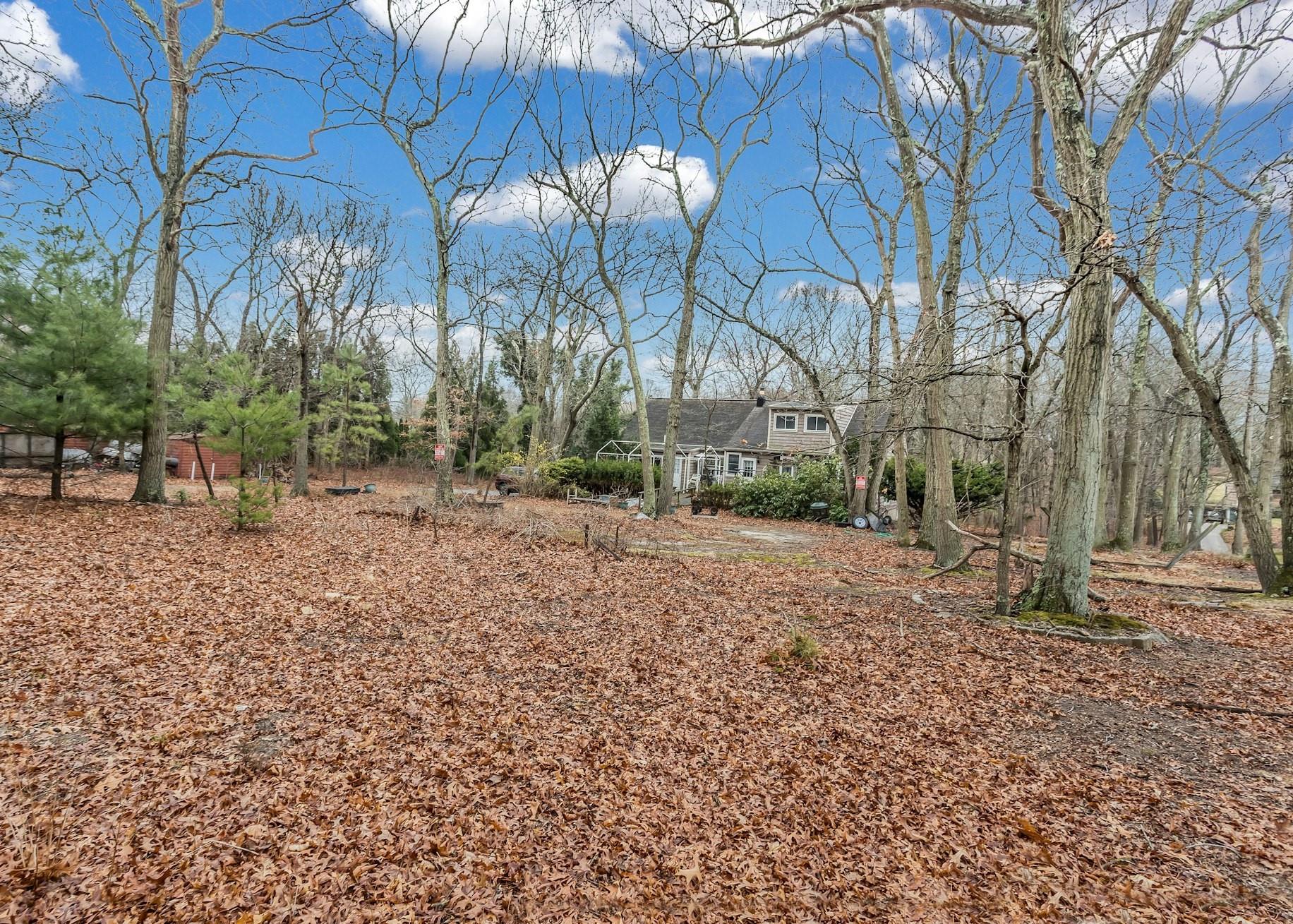 33 Mobrey Lane, Smithtown, NY 11787