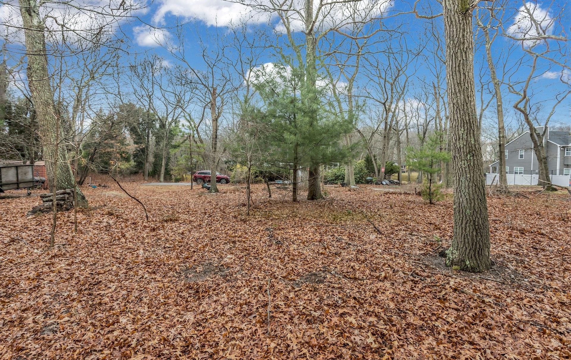 33 Mobrey Lane, Smithtown, NY 11787