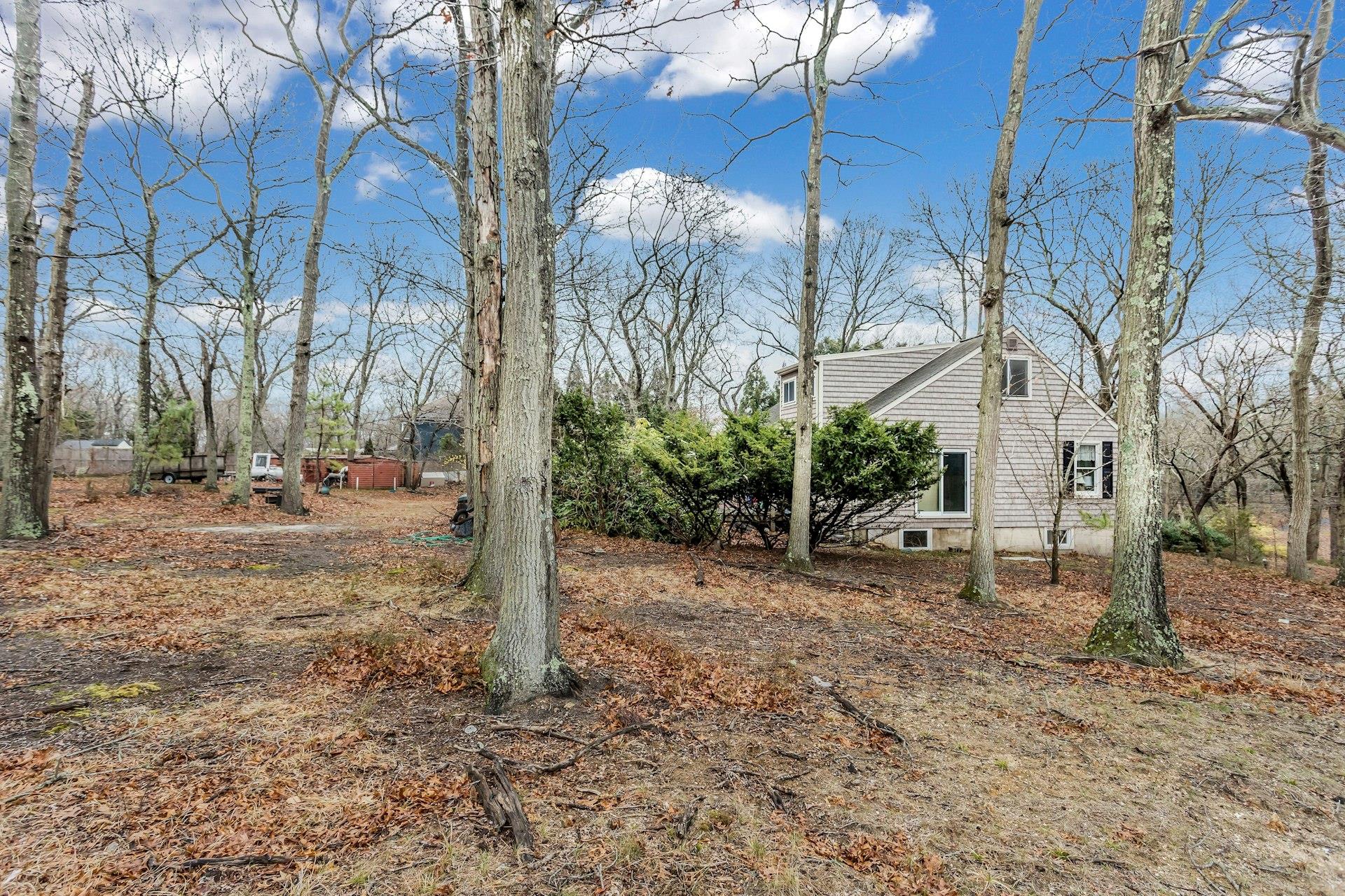 33 Mobrey Lane, Smithtown, NY 11787