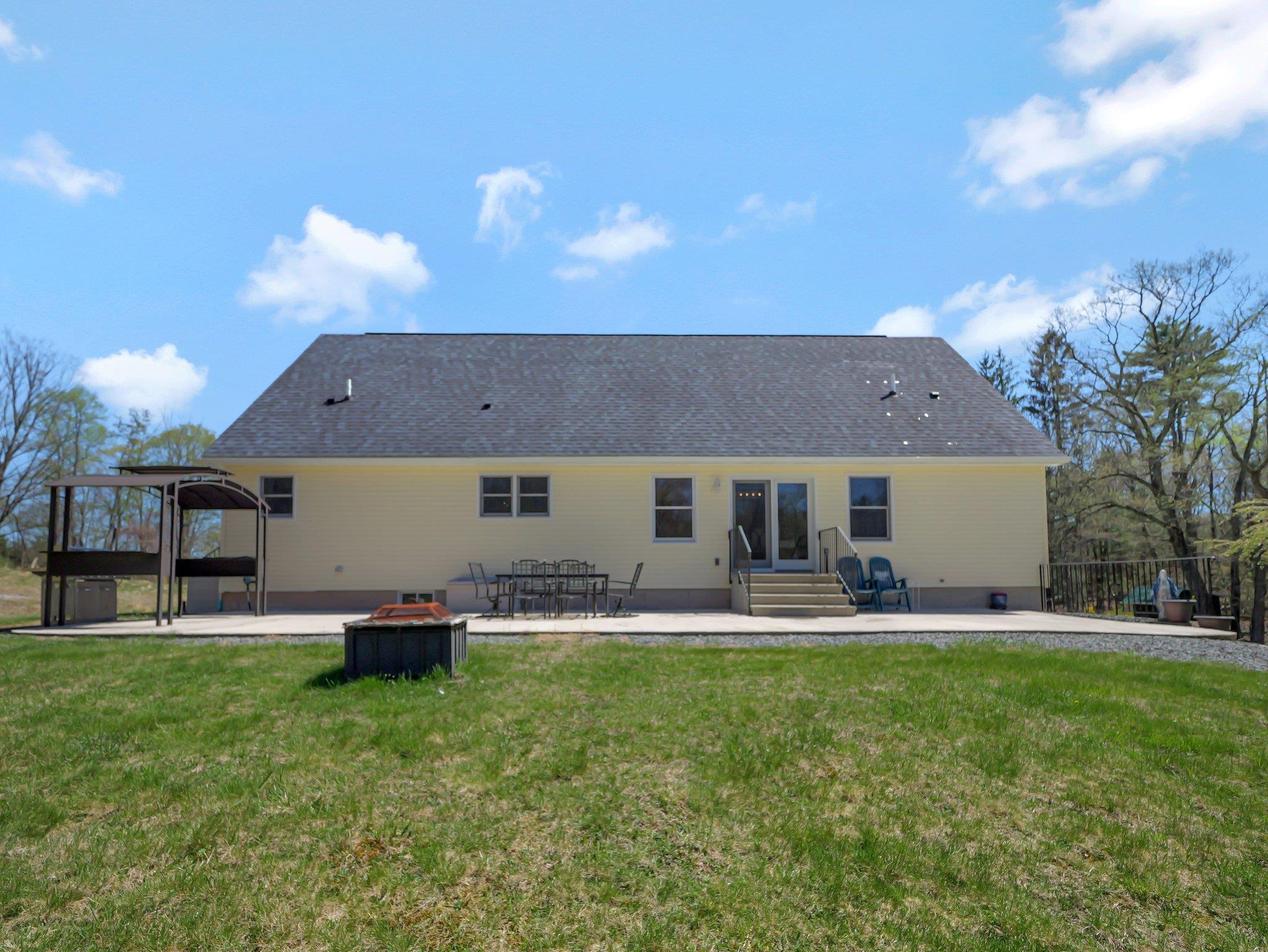 65 York Lake Road, Barryville, NY 12719