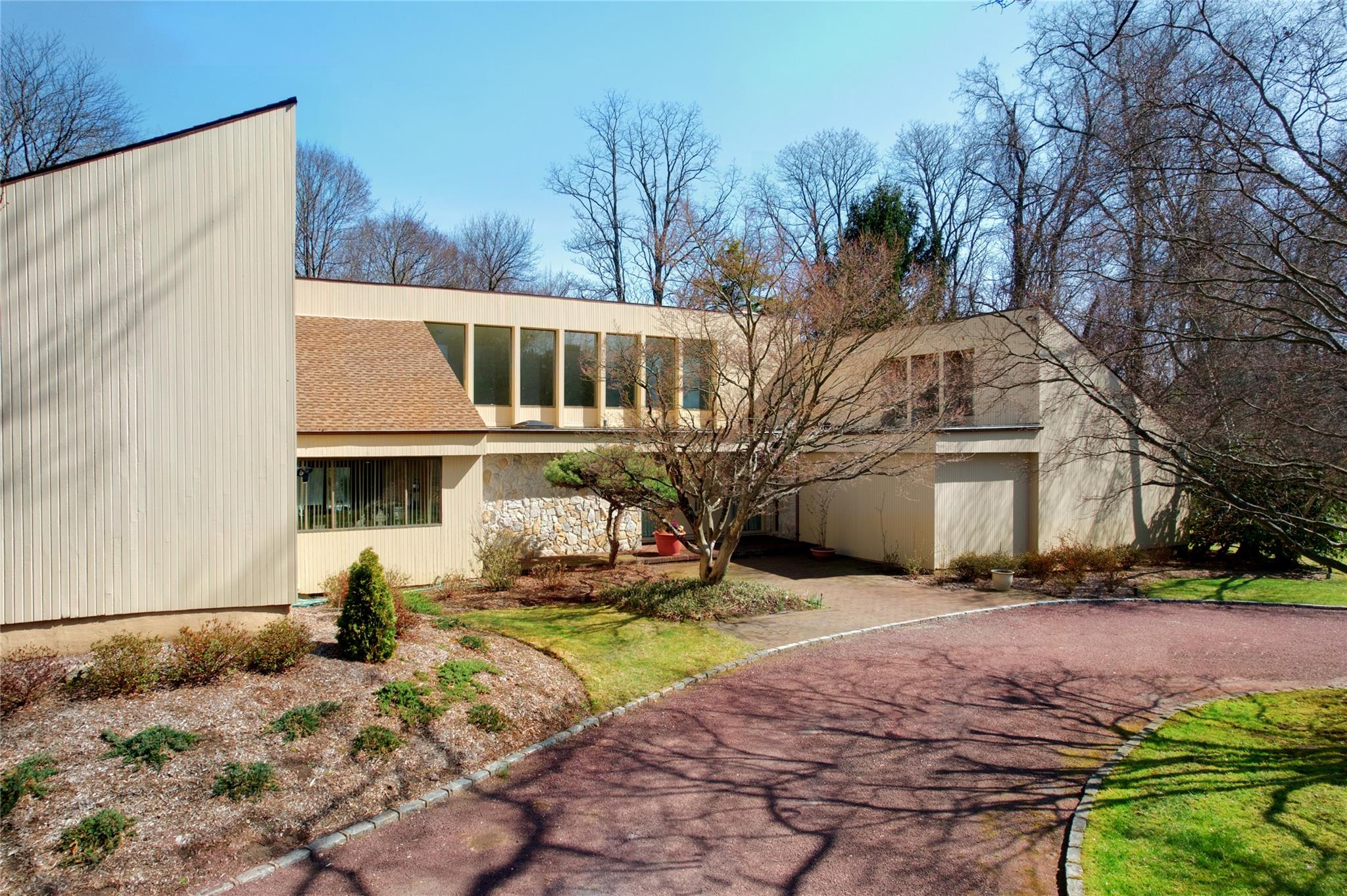 12 Shelter Lane, Upper Brookville, NY 11545