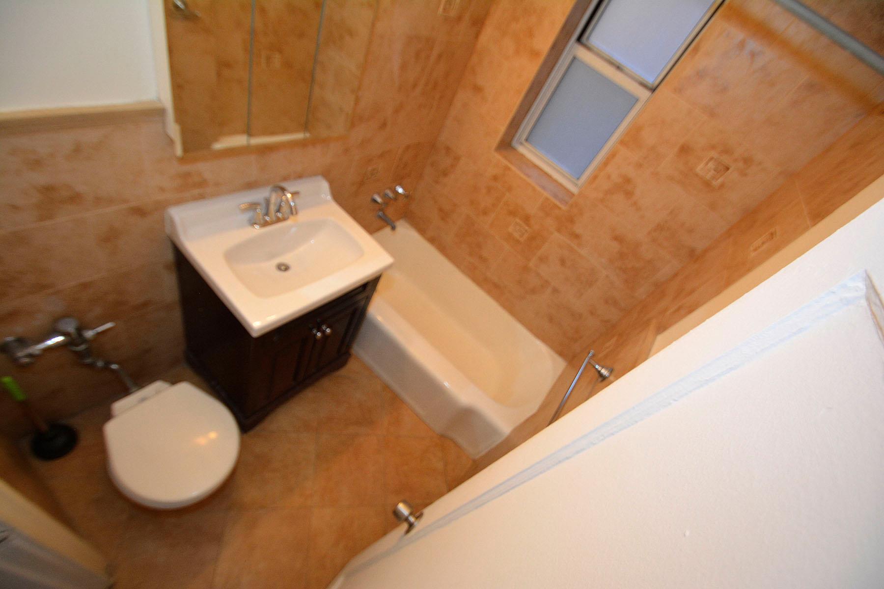 67-12 Yellowstone Blvd # B11, Forest Hills, NY 11375