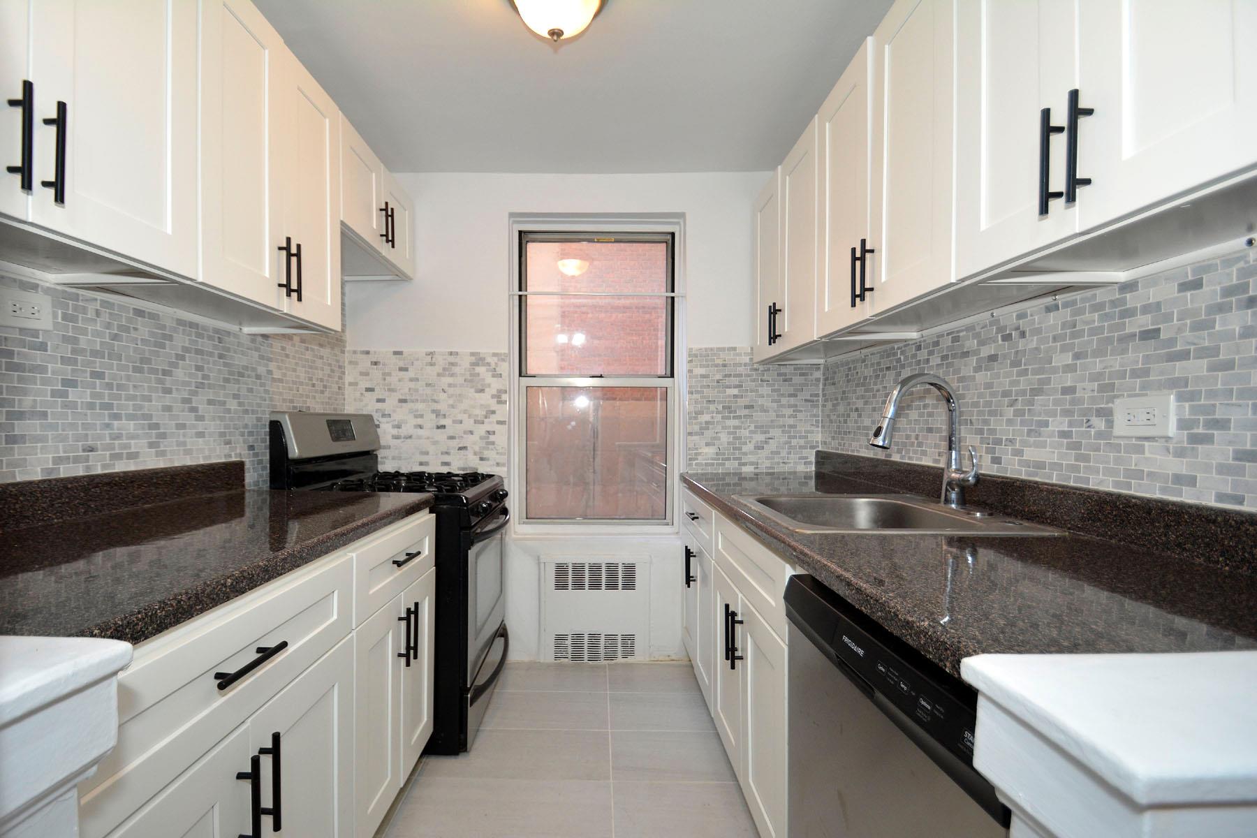 67-12 Yellowstone Blvd # B11, Forest Hills, NY 11375