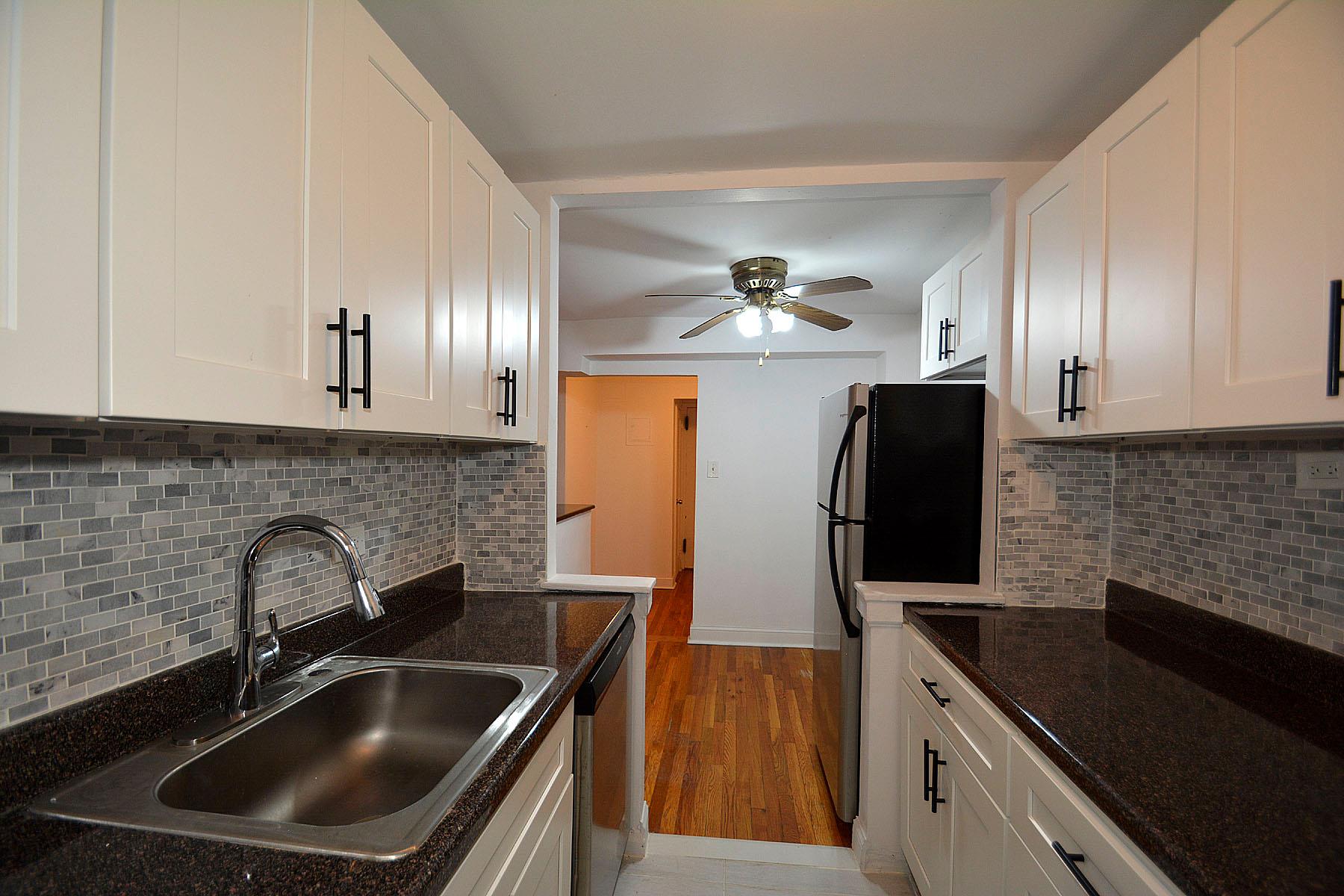 67-12 Yellowstone Blvd # B11, Forest Hills, NY 11375