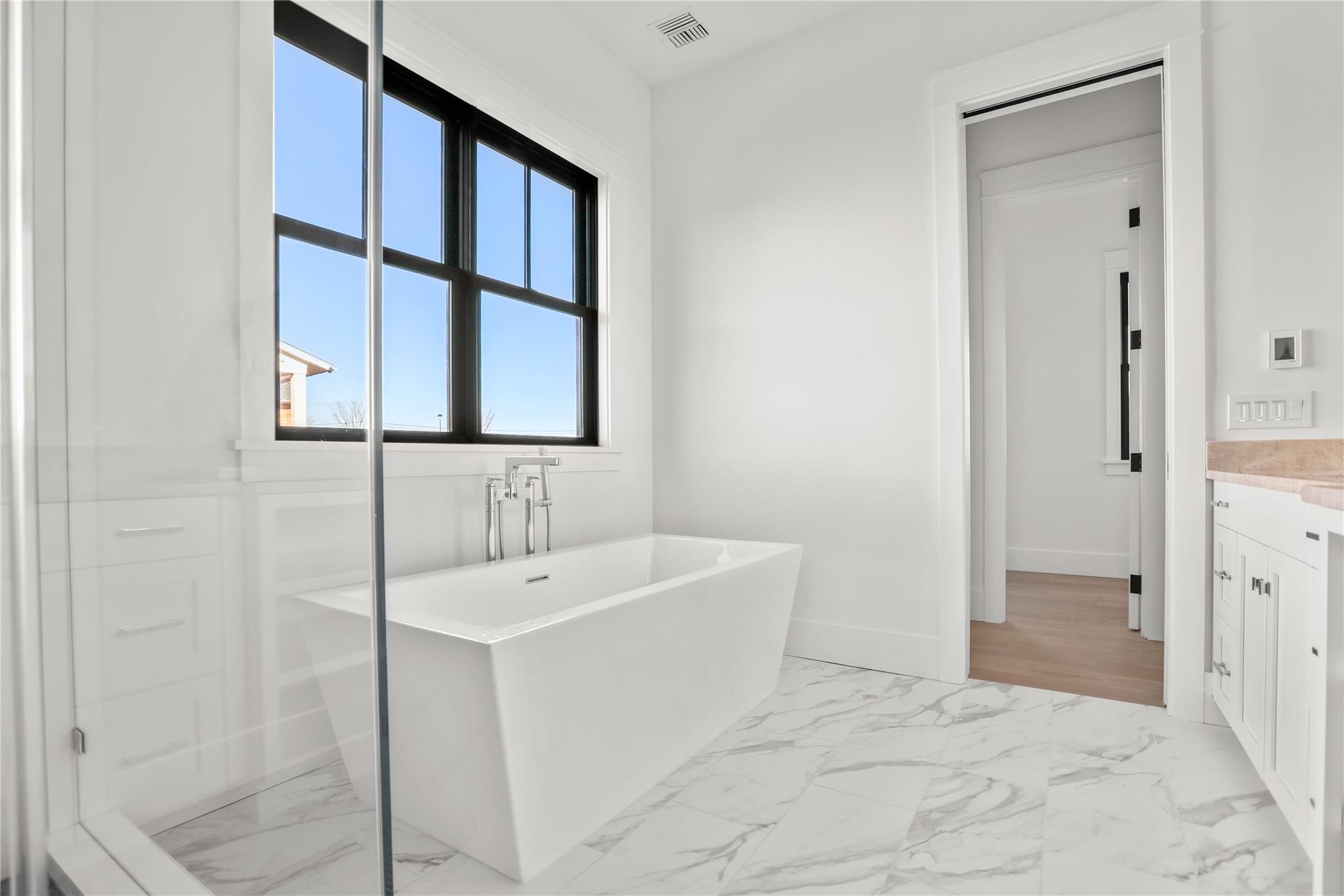 97 Club Drive N, Baiting Hollow, NY 11933