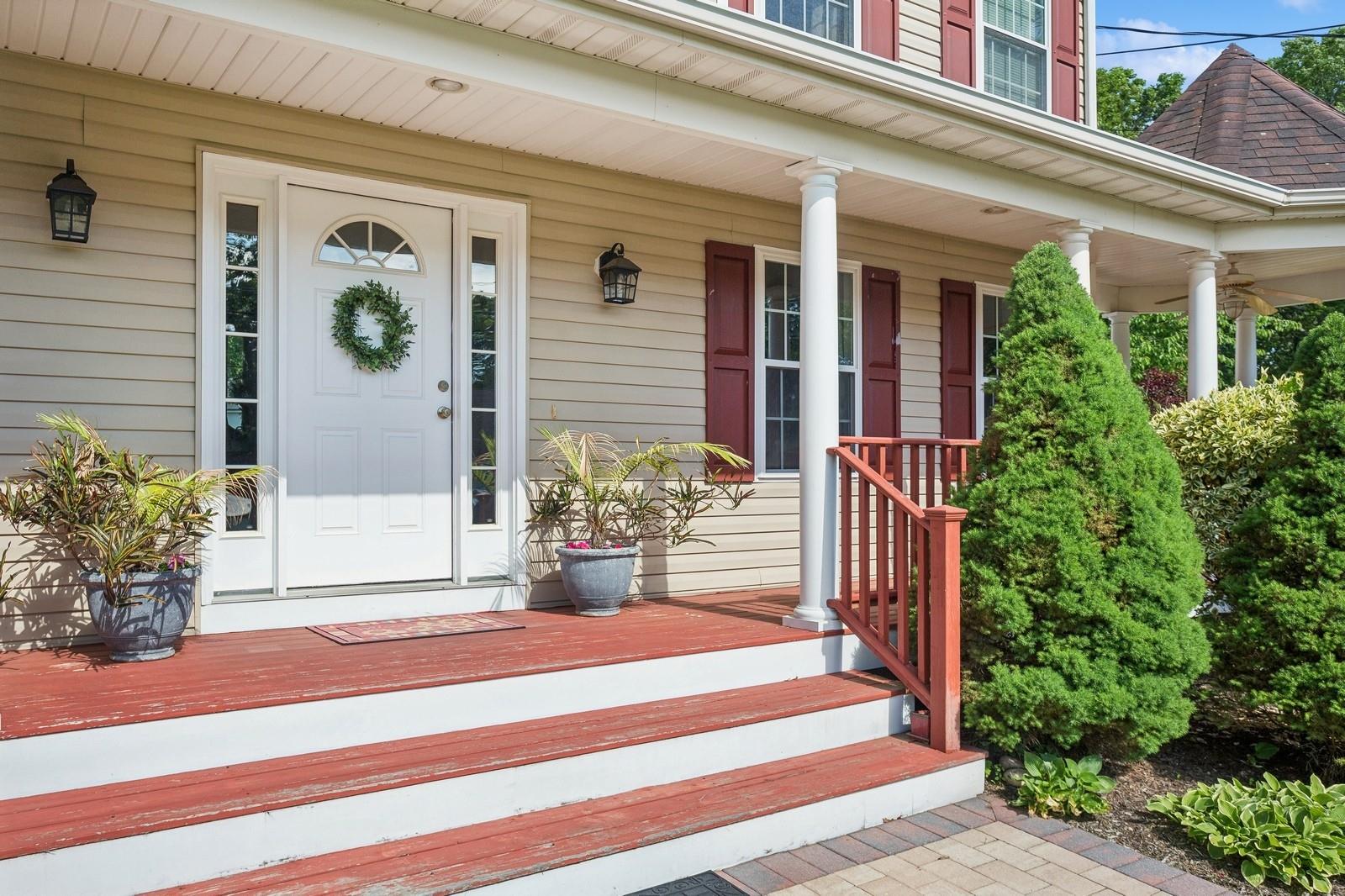 55 Jackson Avenue, Sound Beach, NY 11789