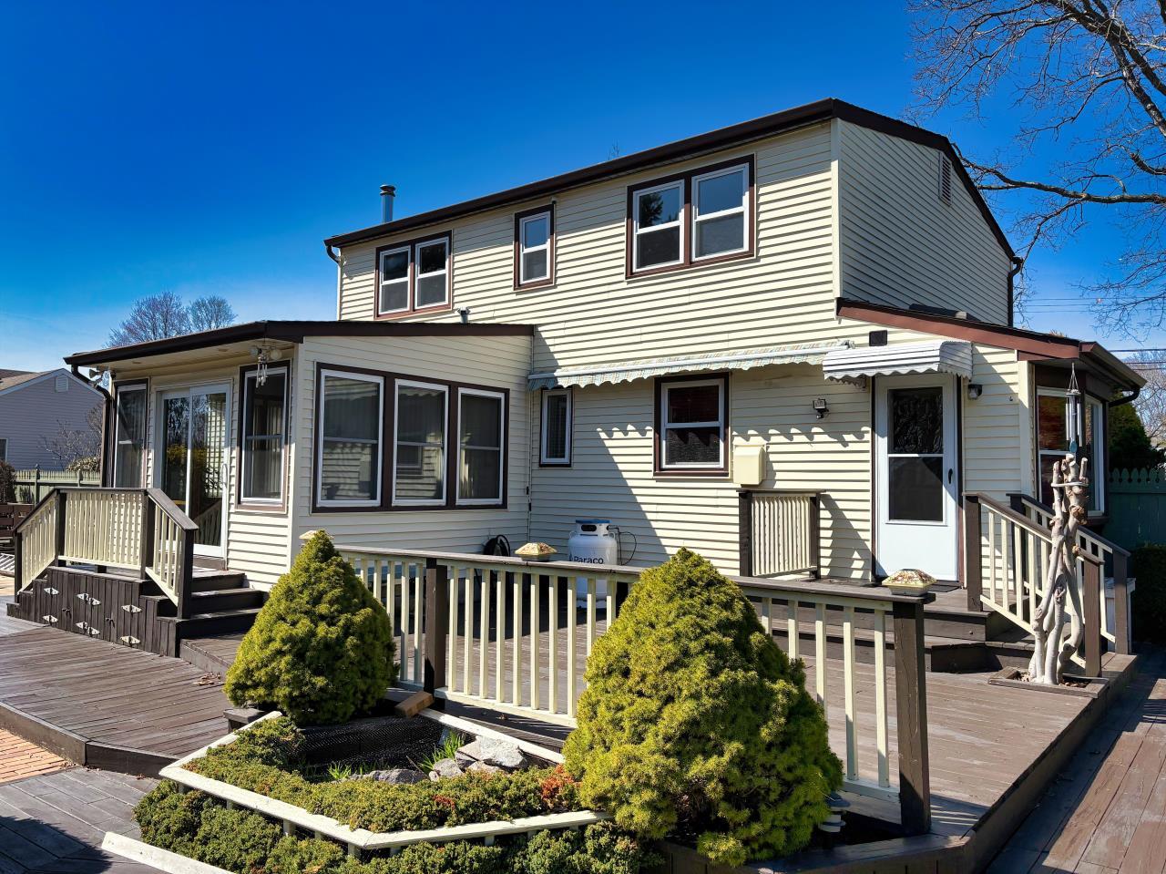 1467 1st Street, West Babylon, NY 11704