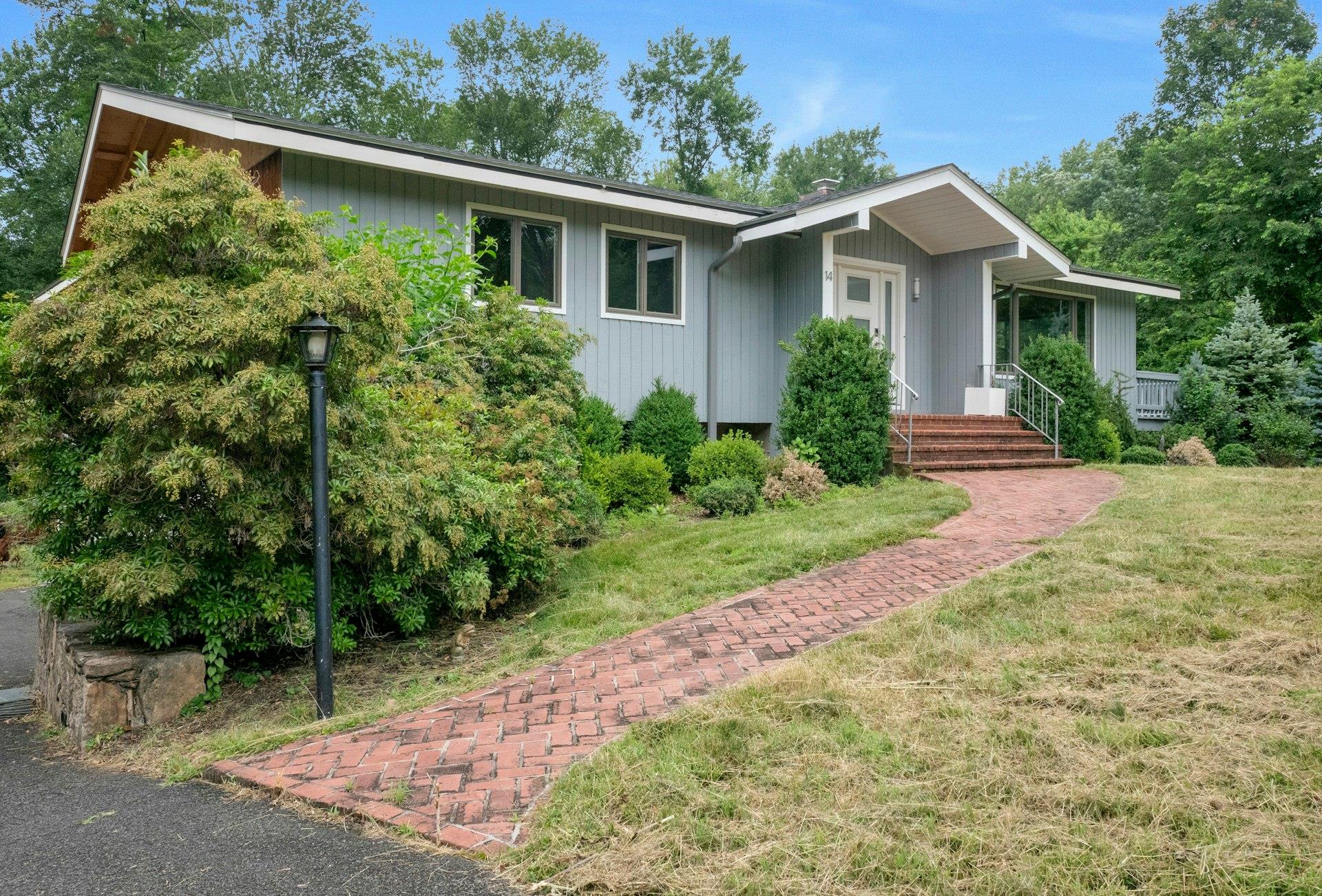 14 Perry Court, Armonk, NY 10504