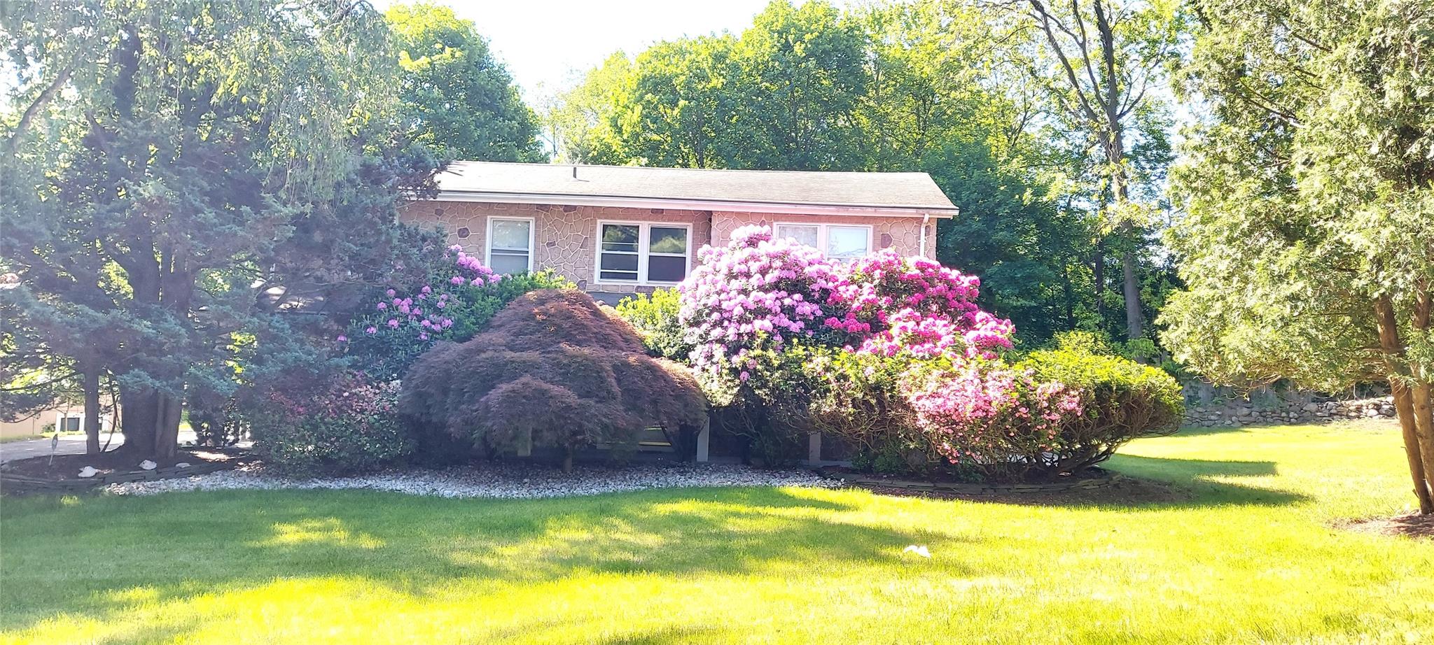 2 N Eckerson Lane, Spring Valley, NY 10977