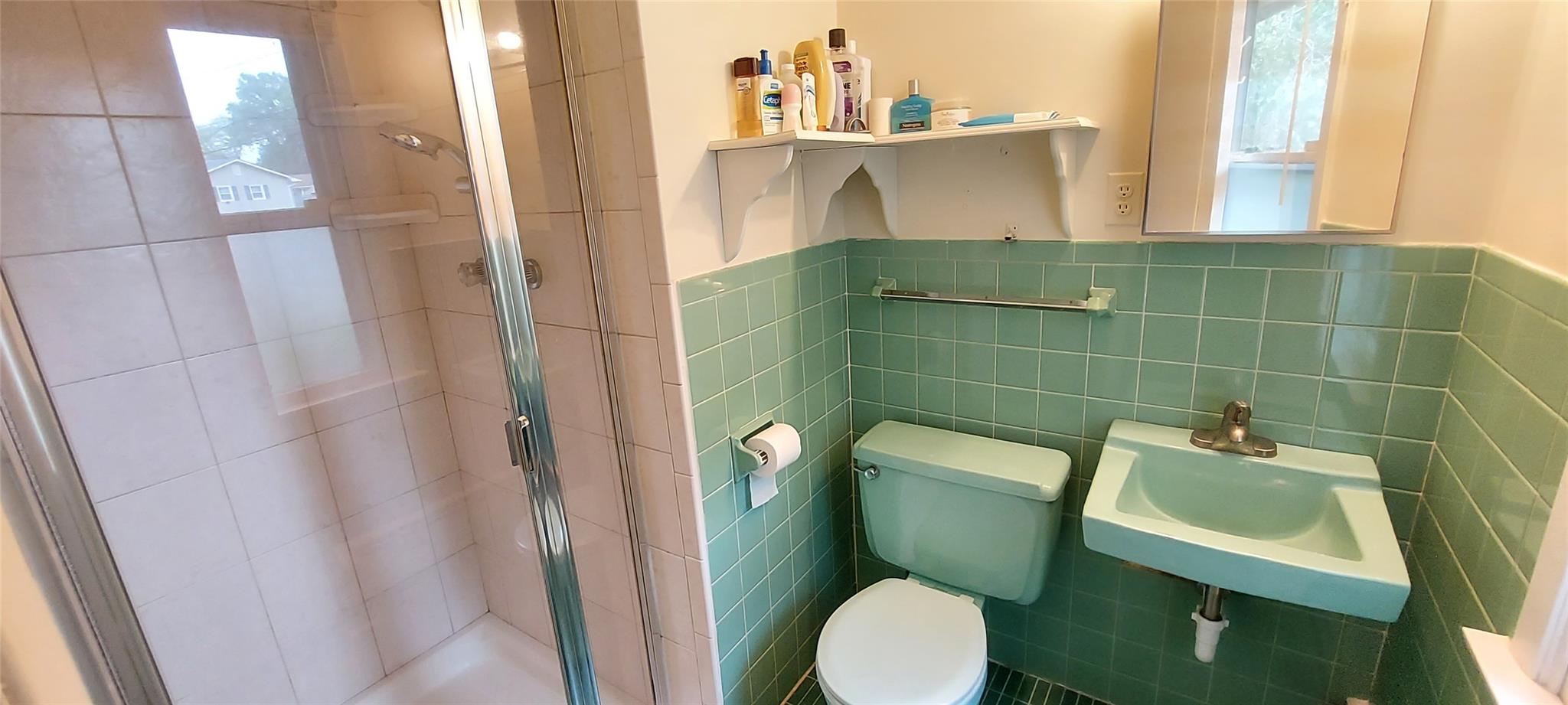 2 N Eckerson Lane, Spring Valley, NY 10977