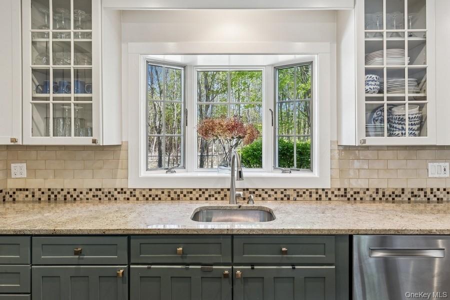 3320 Oregon Road, Mattituck, NY 11952