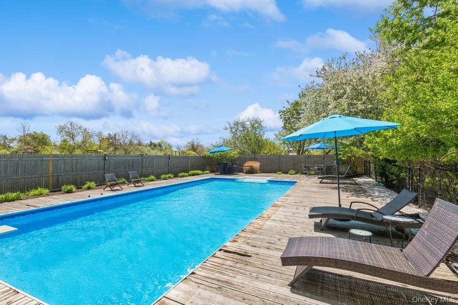 3320 Oregon Road, Mattituck, NY 11952