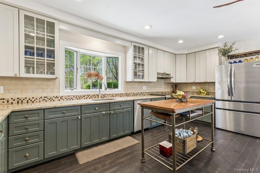 3320 Oregon Road, Mattituck, NY 11952