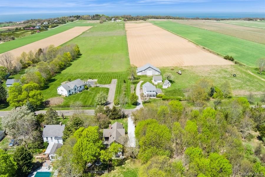 3320 Oregon Road, Mattituck, NY 11952