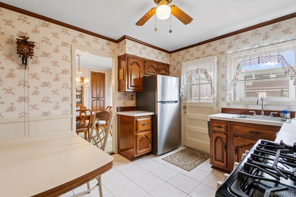 345 N Wisconsin Avenue, Massapequa, NY 11758