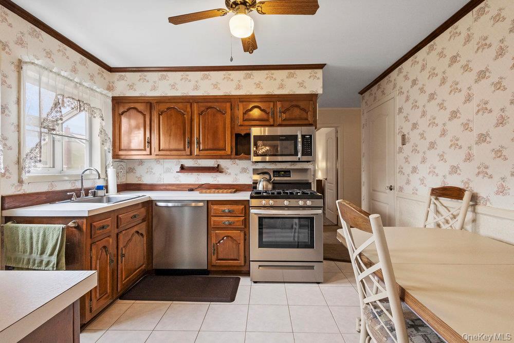 345 N Wisconsin Avenue, Massapequa, NY 11758