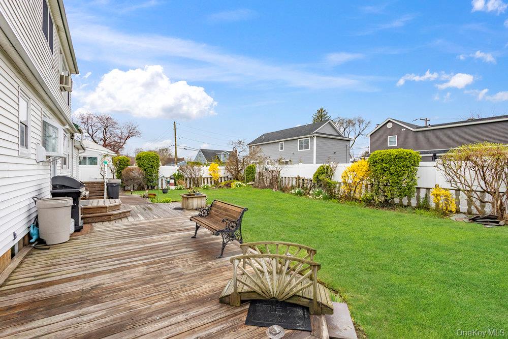 345 N Wisconsin Avenue, Massapequa, NY 11758