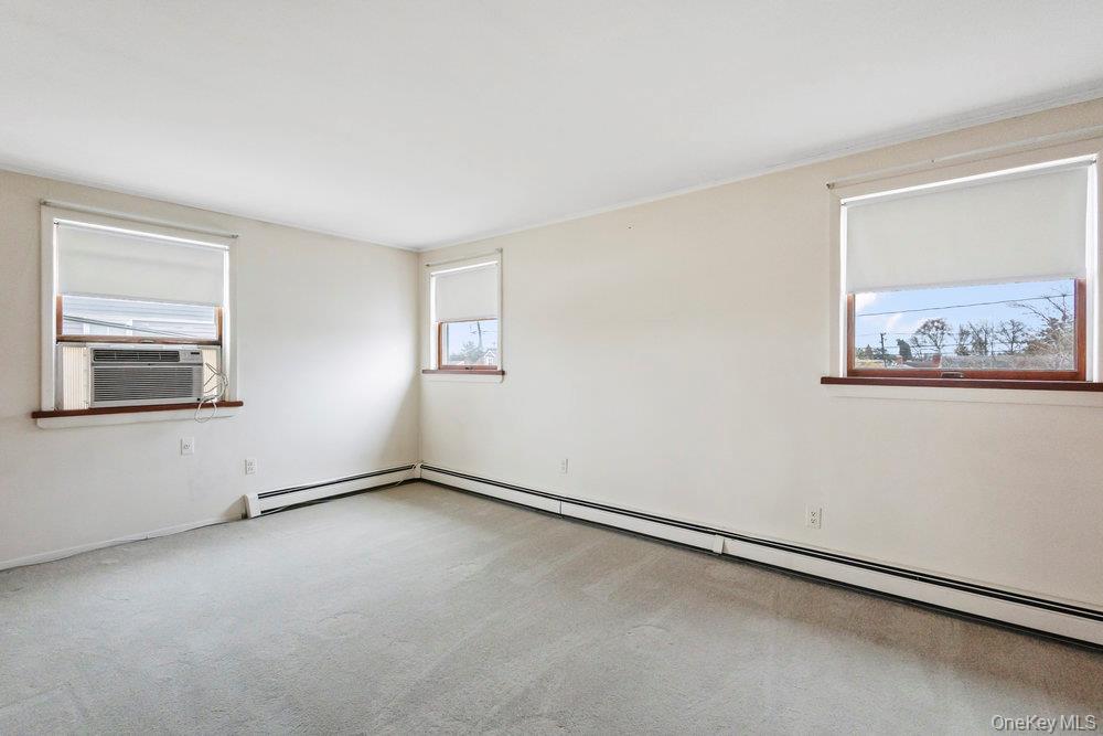 345 N Wisconsin Avenue, Massapequa, NY 11758