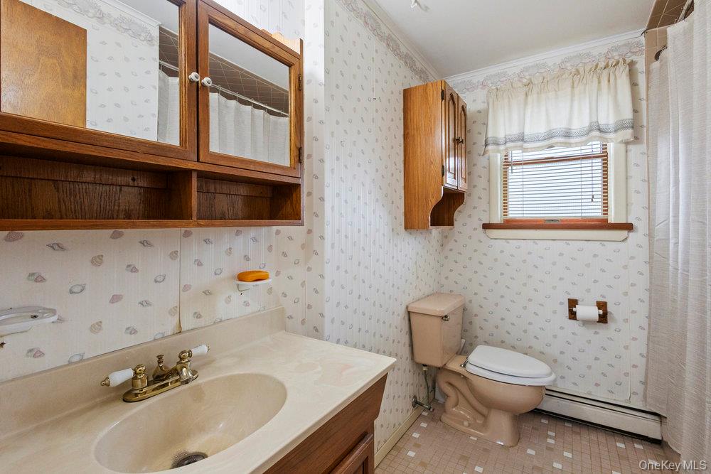 345 N Wisconsin Avenue, Massapequa, NY 11758