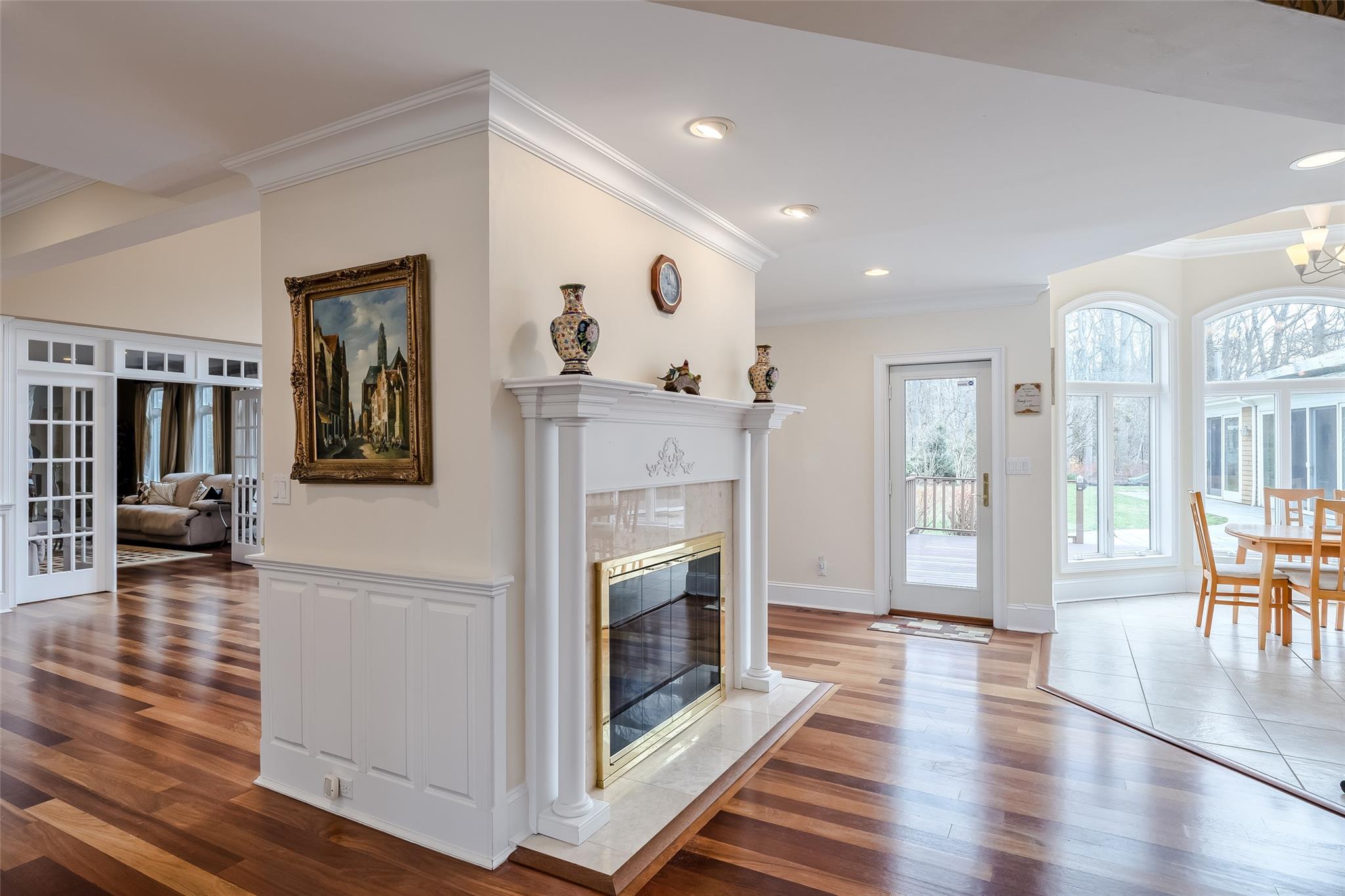 1 Uva Way, Port Jefferson, NY 11777